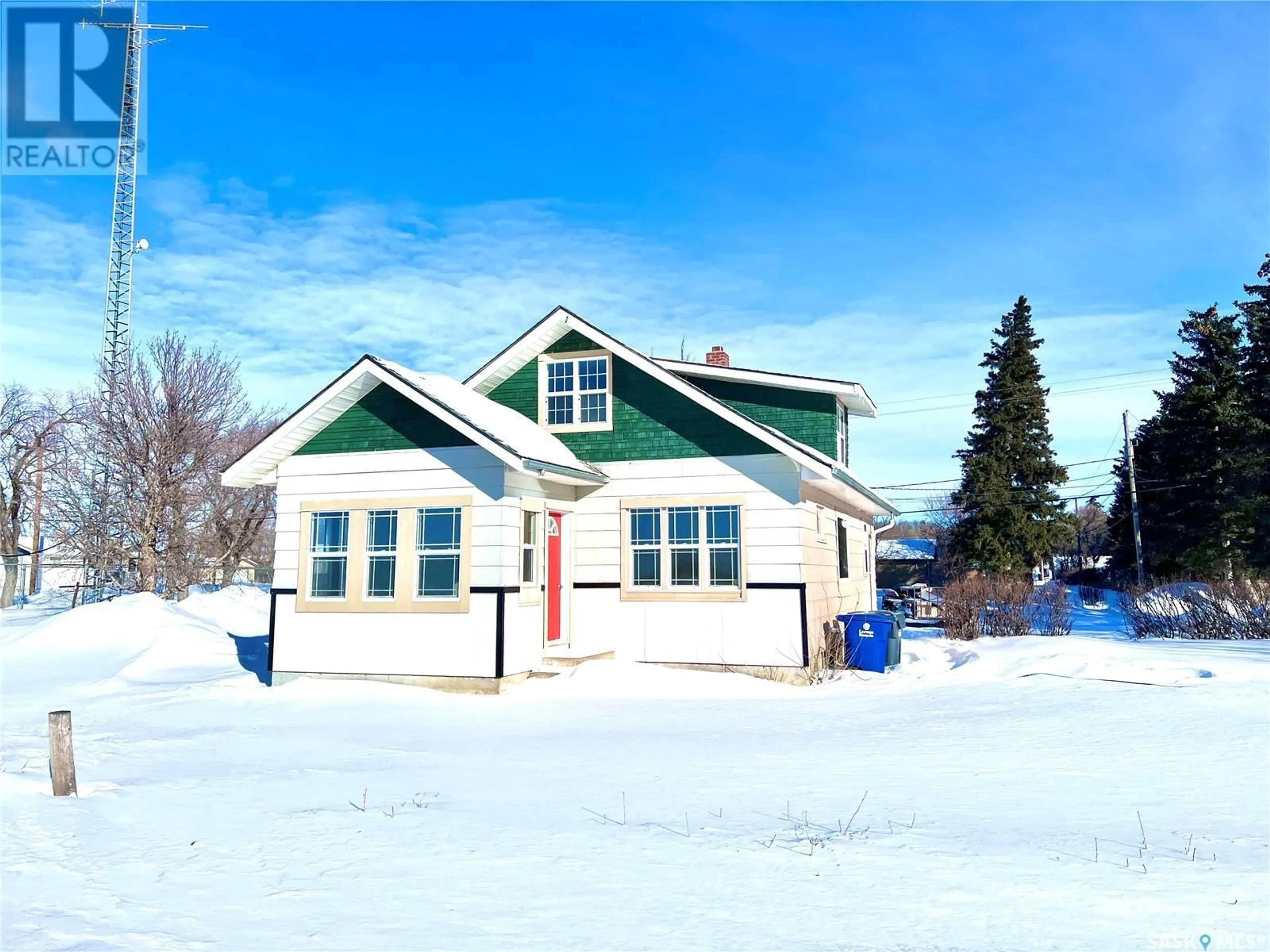 Home with vinyl exterior material, building for 1110 Railway STREET, Davidson Saskatchewan S0G1A0