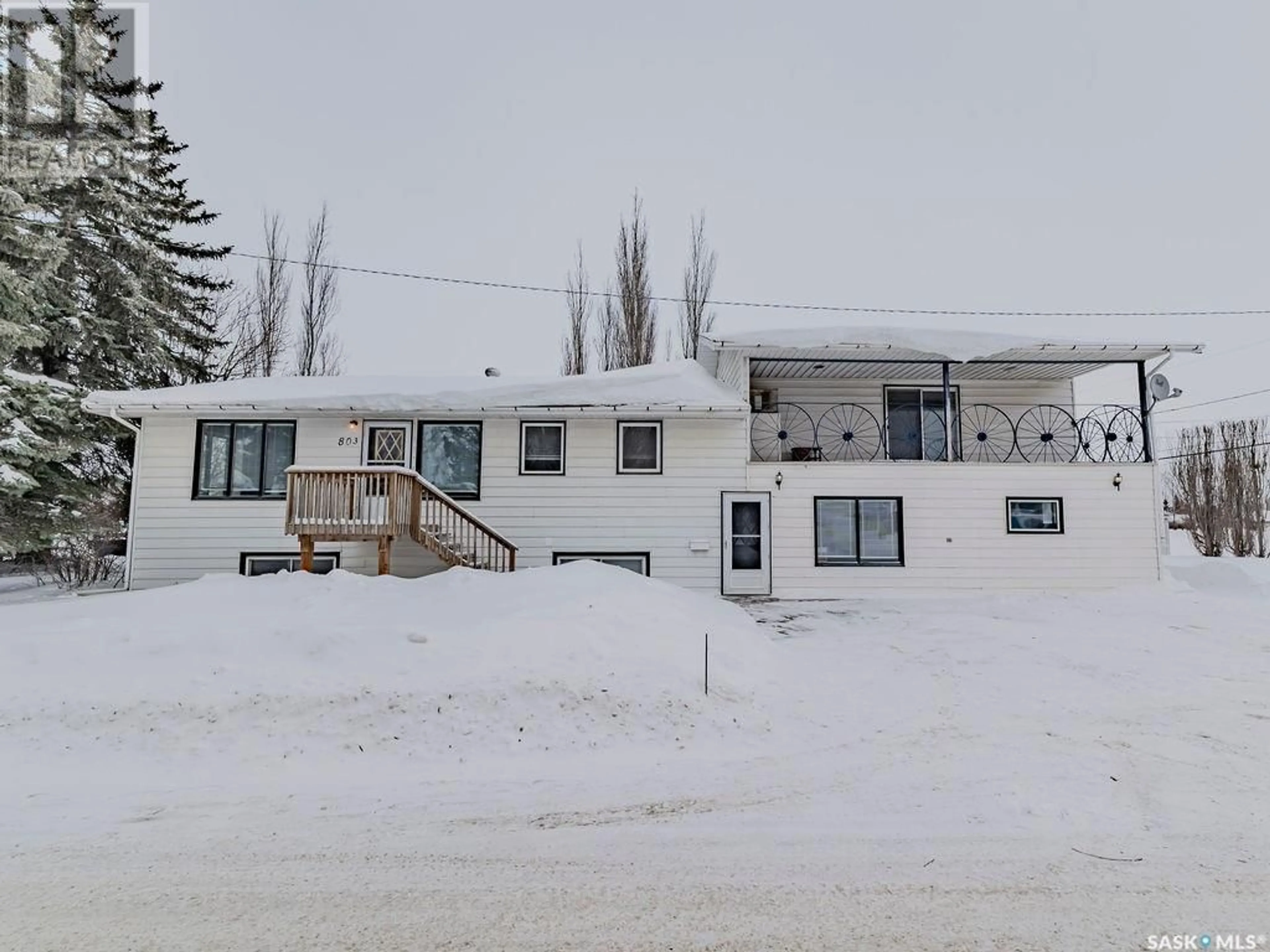 A pic from outside/outdoor area/front of a property/back of a property/a pic from drone, unknown for 803 1st AVENUE, Humboldt Saskatchewan S0K2A0