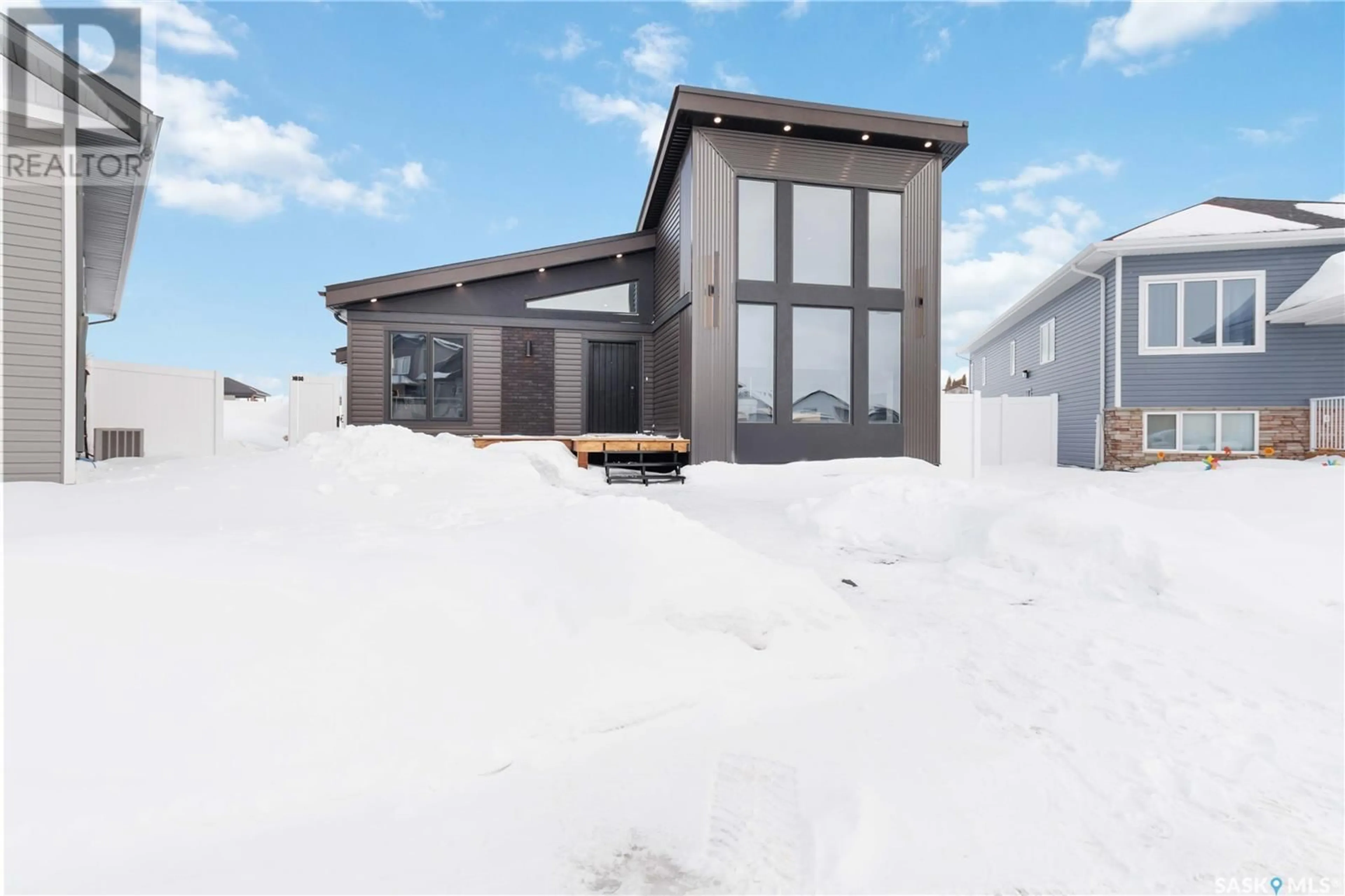 Unknown for 359 McArthur CRESCENT, Saskatoon Saskatchewan S7L6X2