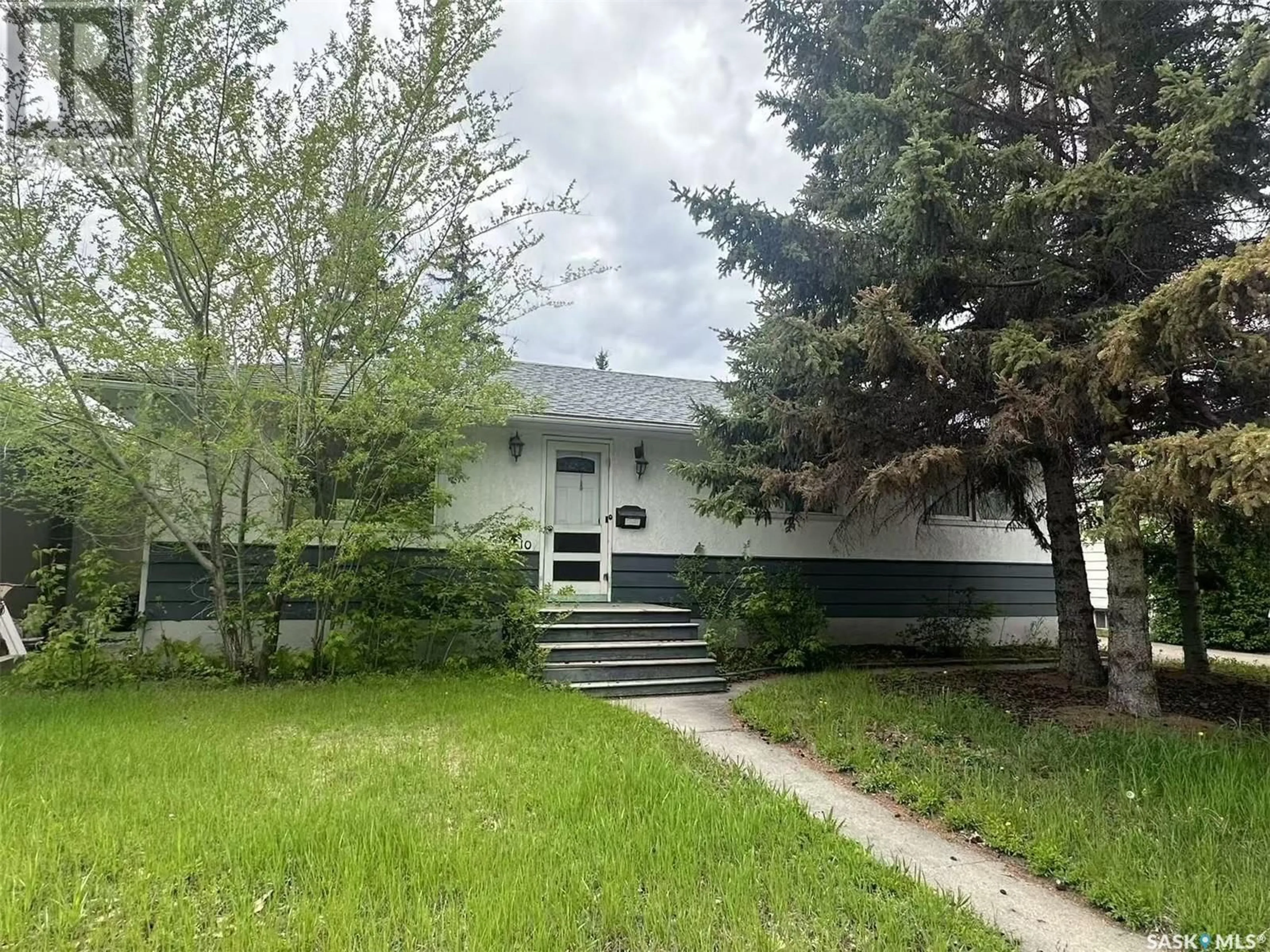 Home with vinyl exterior material, unknown for 1610 Cumberland AVENUE S, Saskatoon Saskatchewan S7H2M4