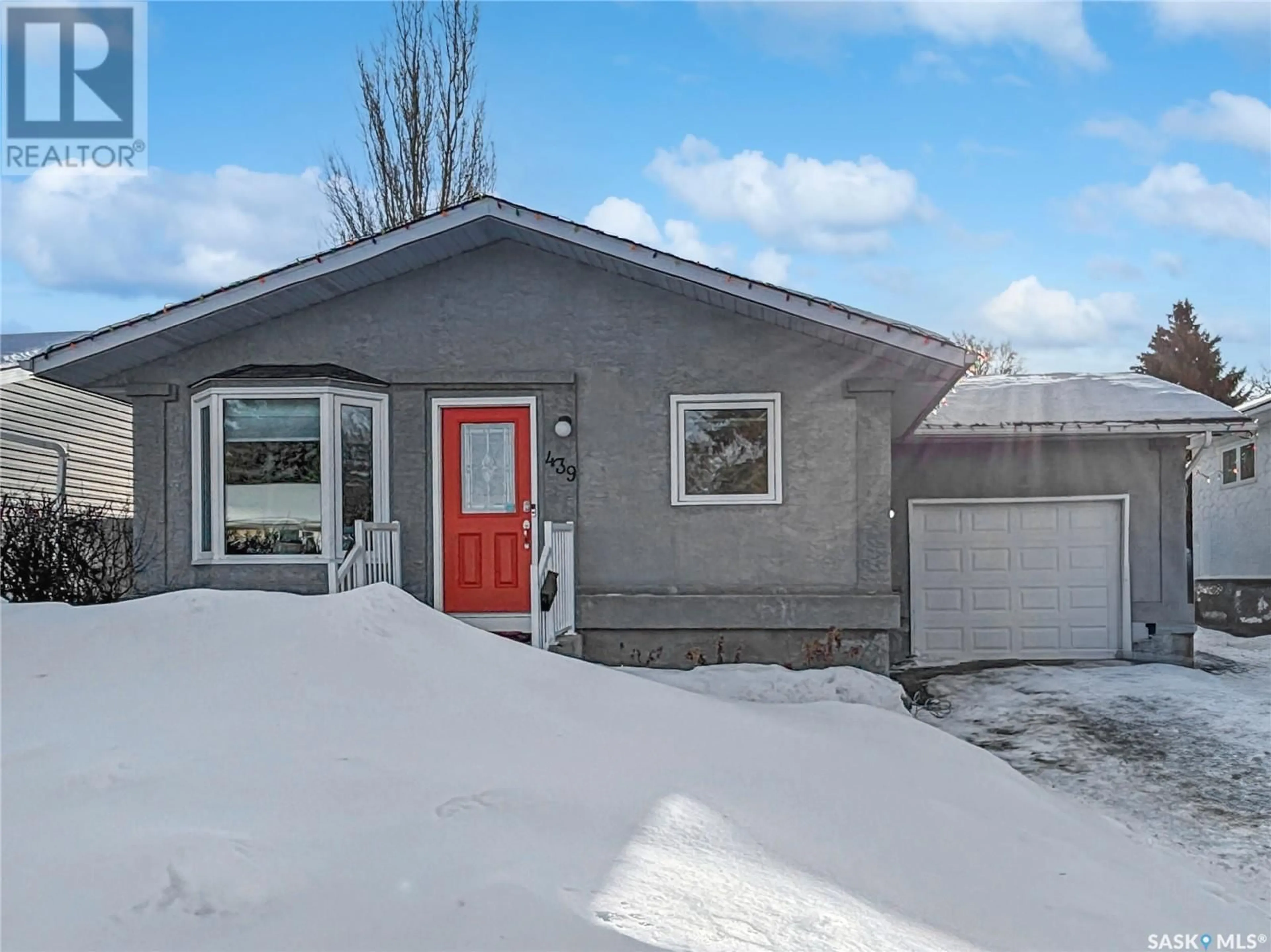 Home with vinyl exterior material, street for 439 Poth WAY, Saskatoon Saskatchewan S7M4V8