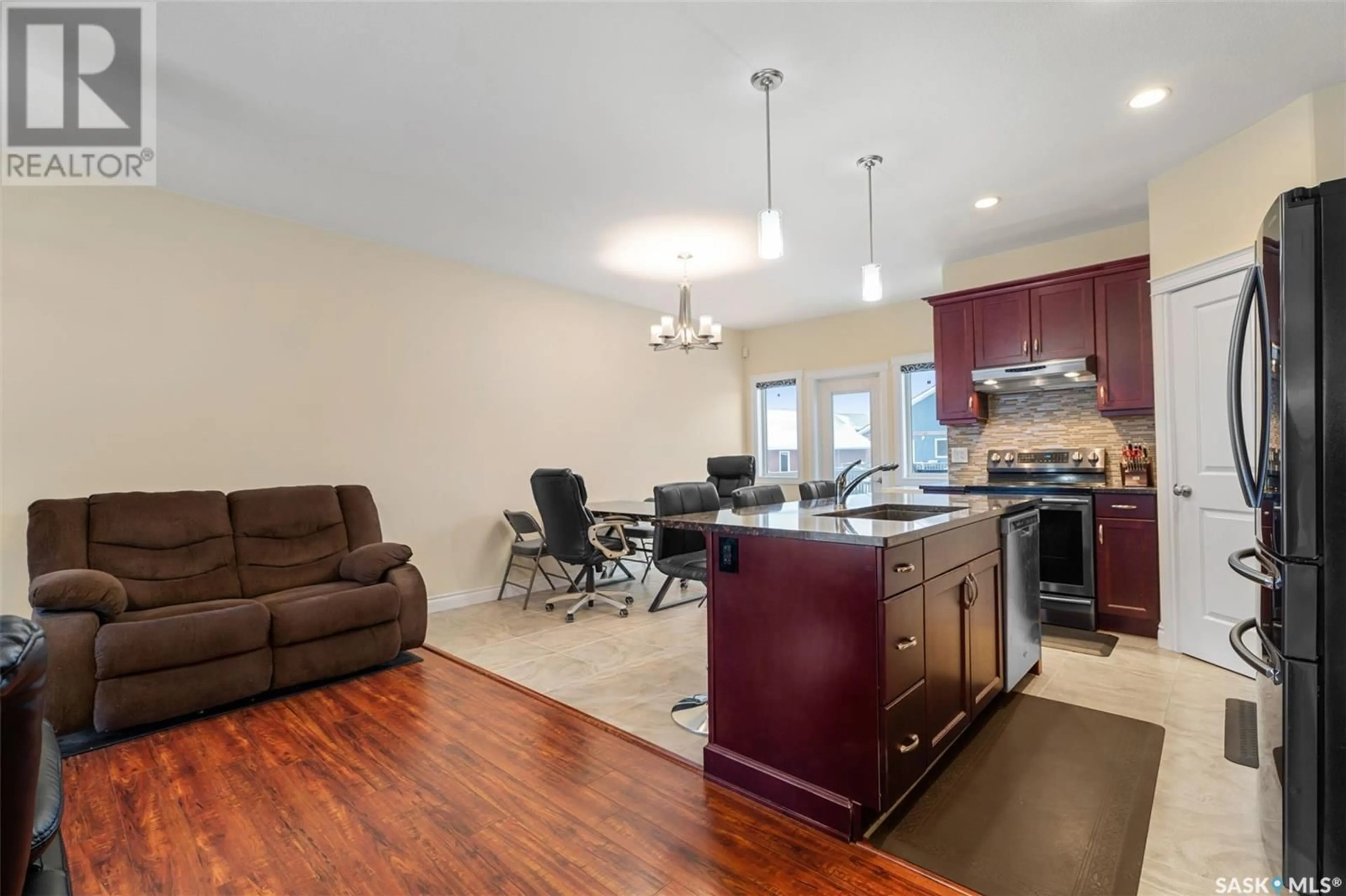 Open concept kitchen, unknown for 1311 Hargreaves WAY, Saskatoon Saskatchewan S7L0A1