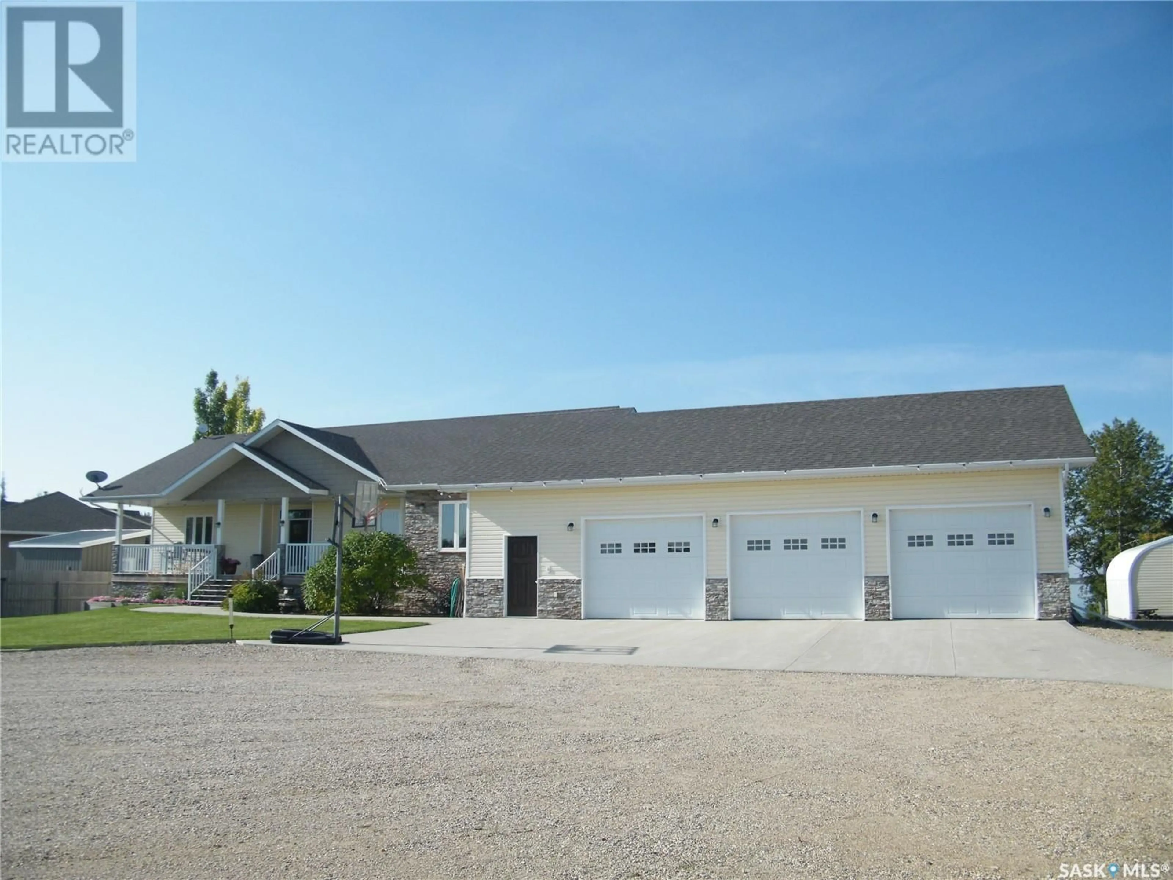 Indoor garage for 26 Pape DRIVE, Humboldt Lake Saskatchewan S0K2A0