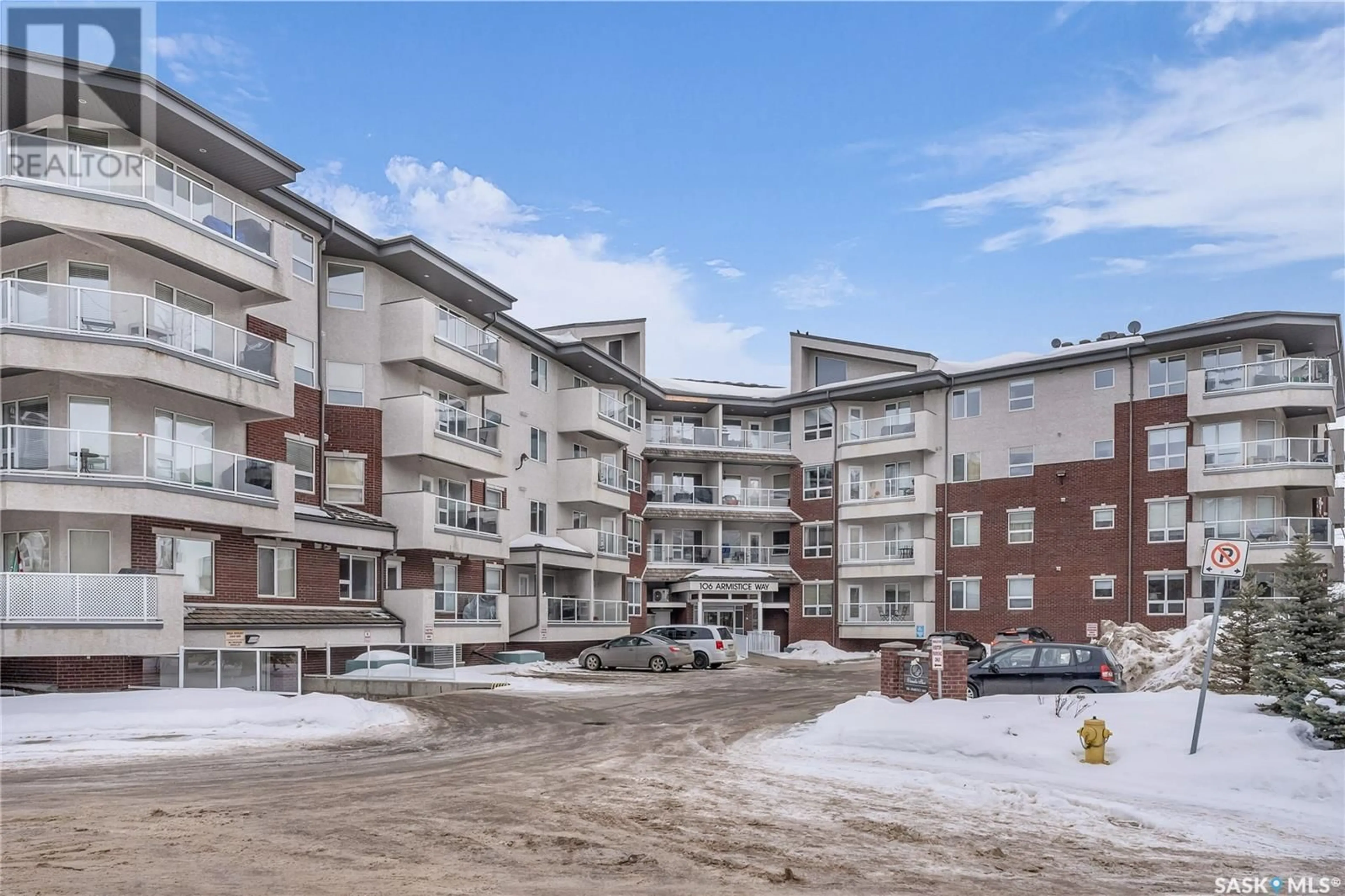 Patio, unknown for 301 106 Armistice WAY, Saskatoon Saskatchewan S7J2H4