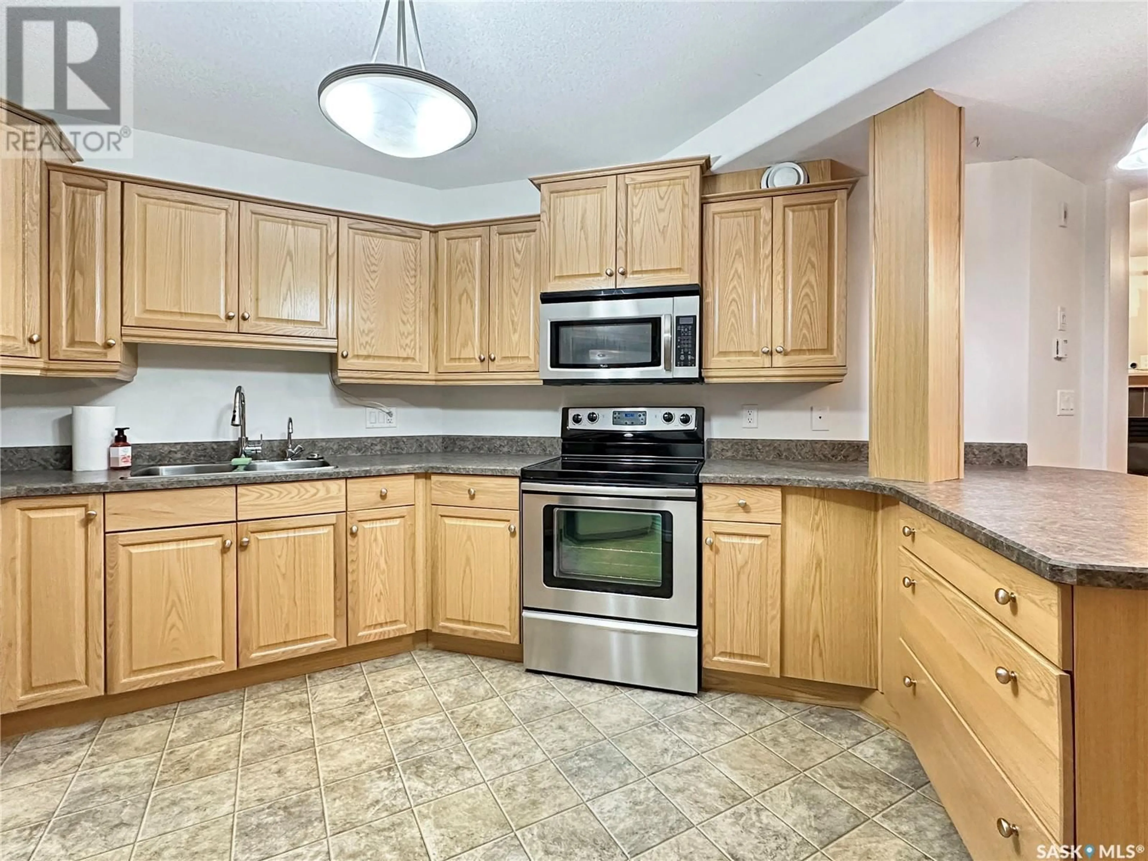 Standard kitchen, unknown for 8 600 Broadway STREET W, Fort Qu'Appelle Saskatchewan S0G1S0