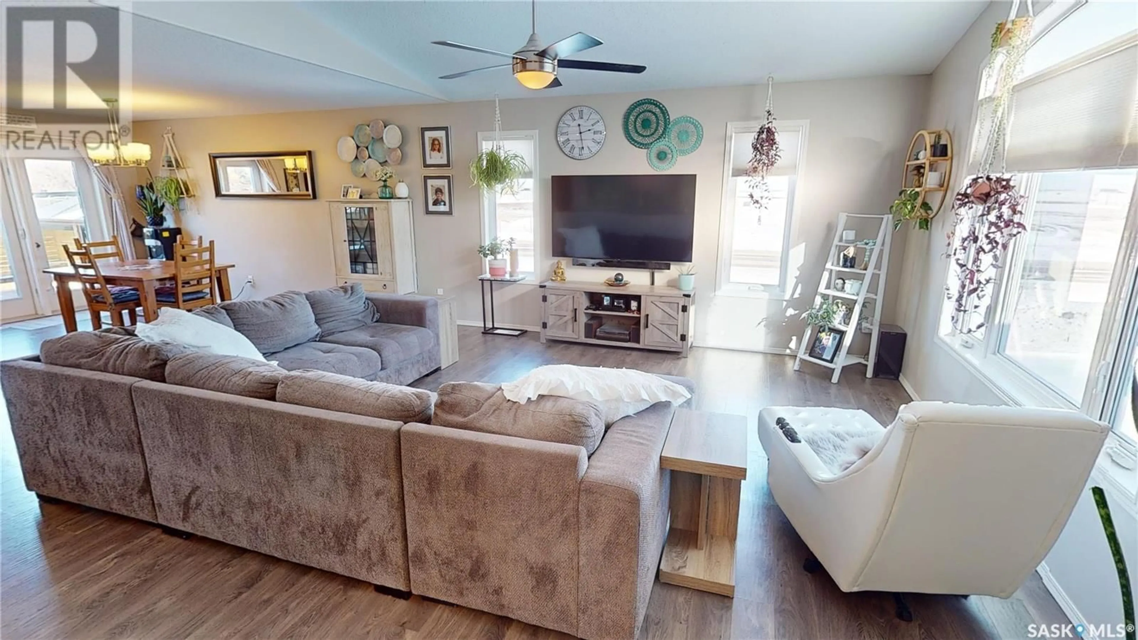 Living room with furniture, unknown for 701 5th AVENUE, Alameda Saskatchewan S0C0A0