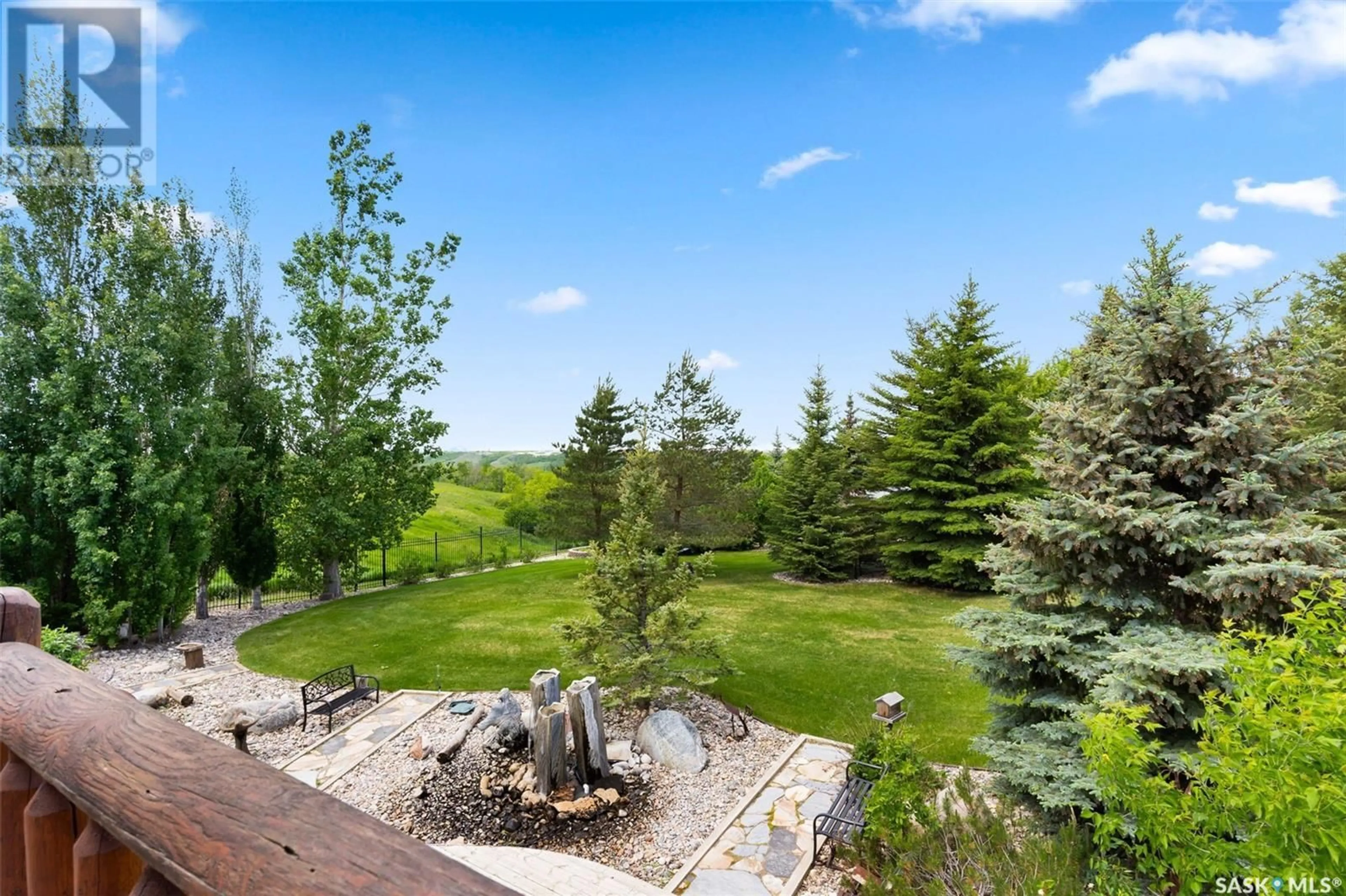 Patio, forest/trees view for 40 James BAY, Lumsden Saskatchewan S0G3C0