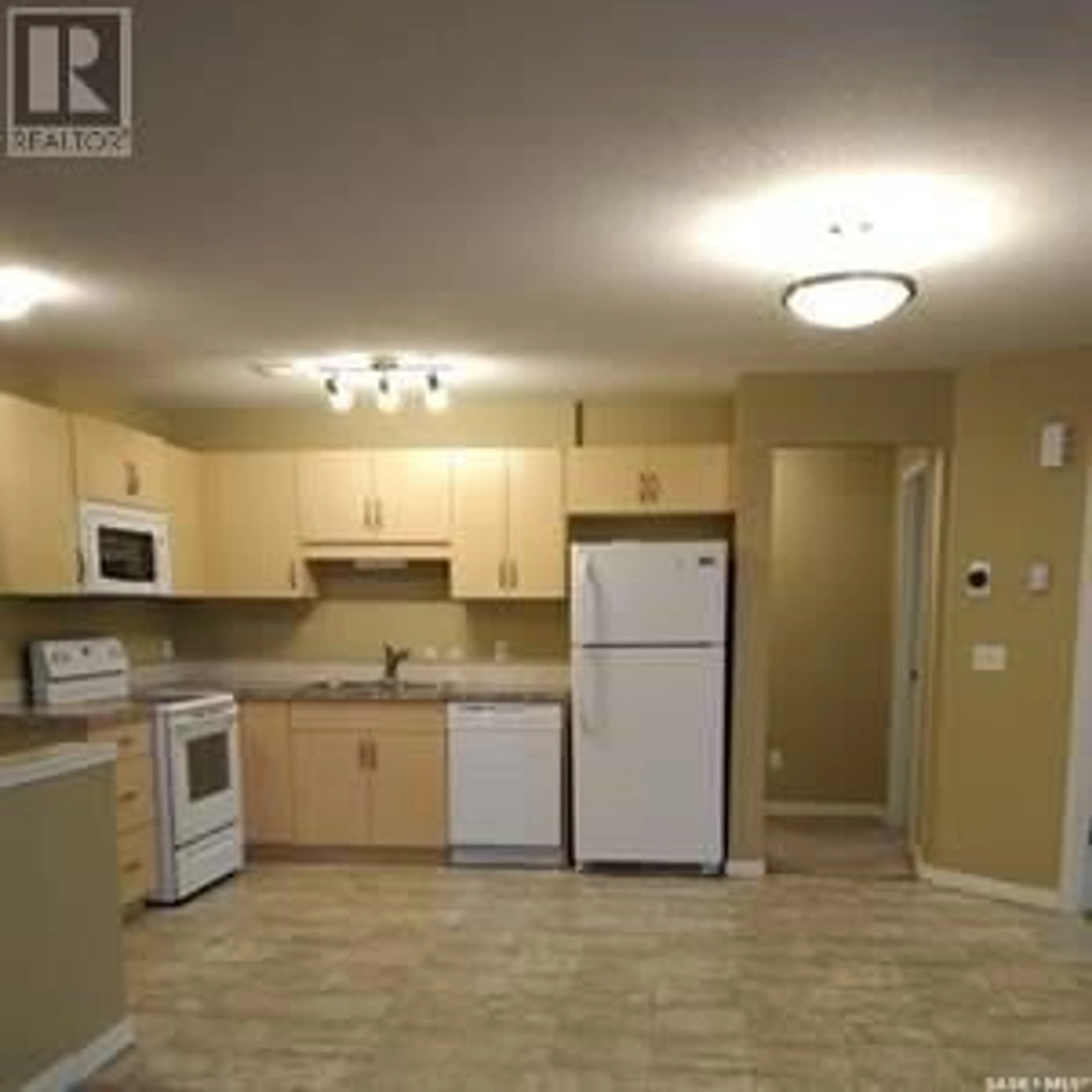 Standard kitchen, unknown for 88 5642 GORDON ROAD, Regina Saskatchewan S4W0M1