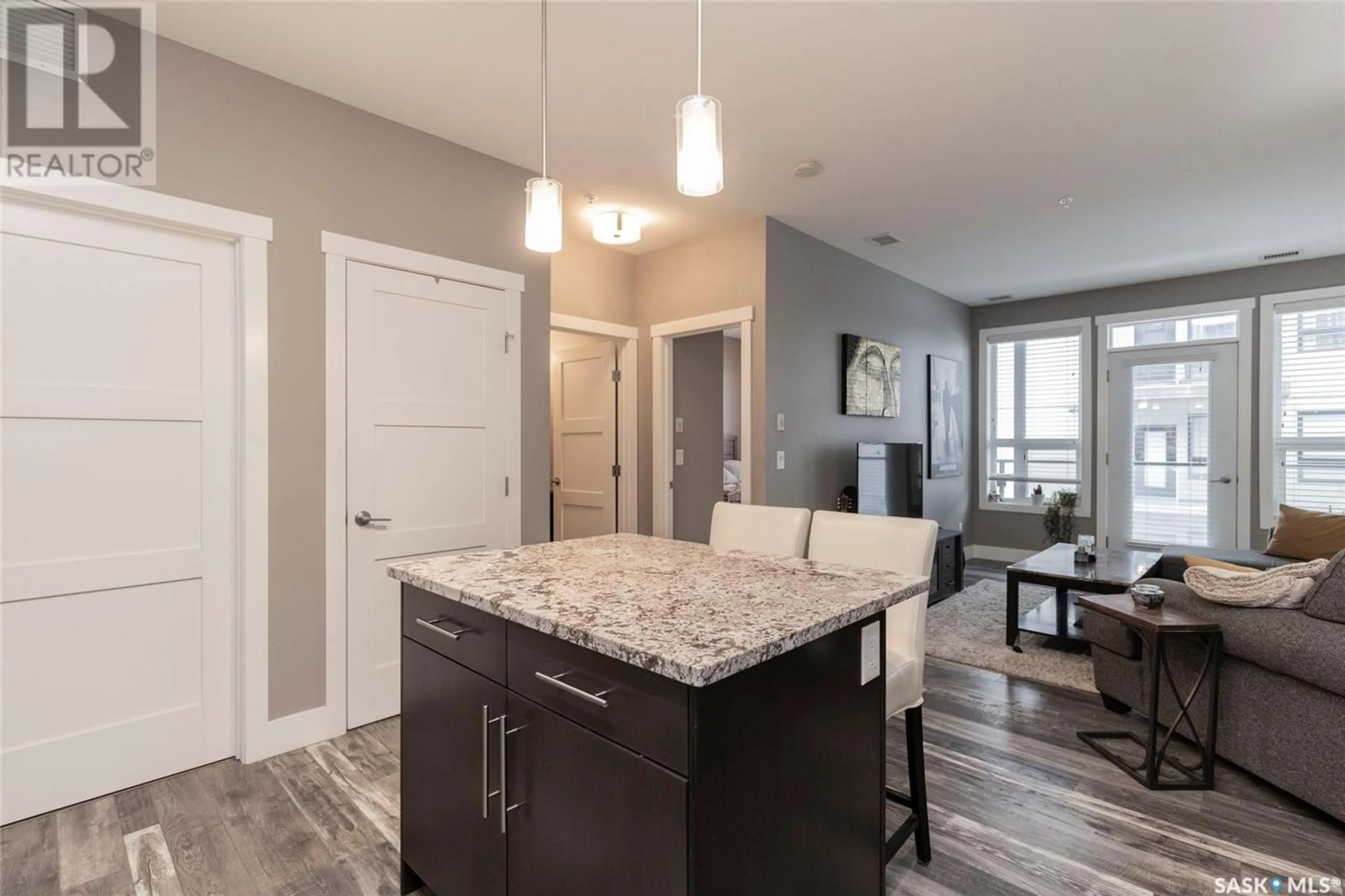 Open concept kitchen, unknown for 217 415 Maningas BEND, Saskatoon Saskatchewan S7W0T6