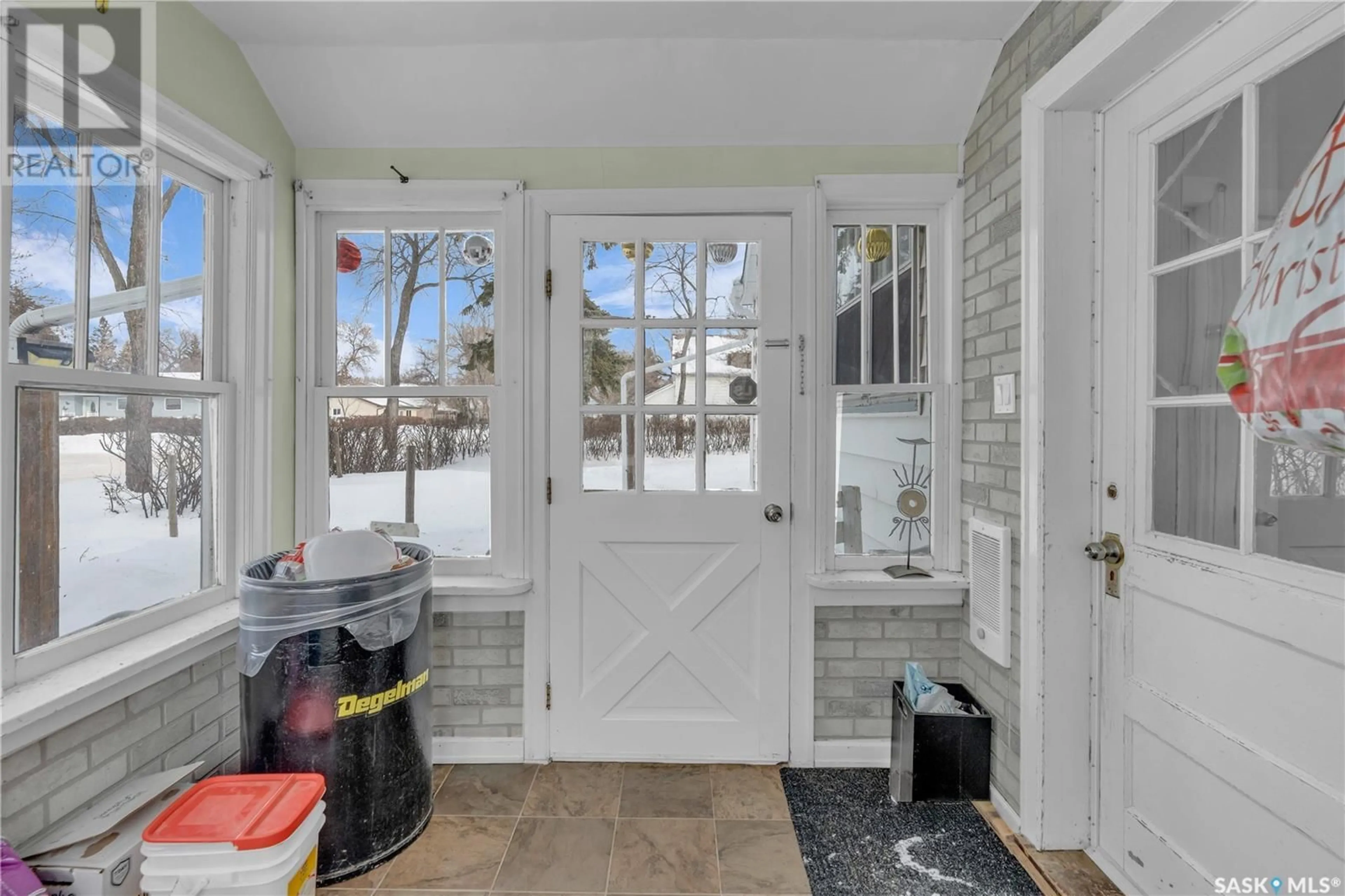 Standard kitchen, ceramic/tile floor for 201 BLACKSTOCK STREET, Strasbourg Saskatchewan S0G4V0