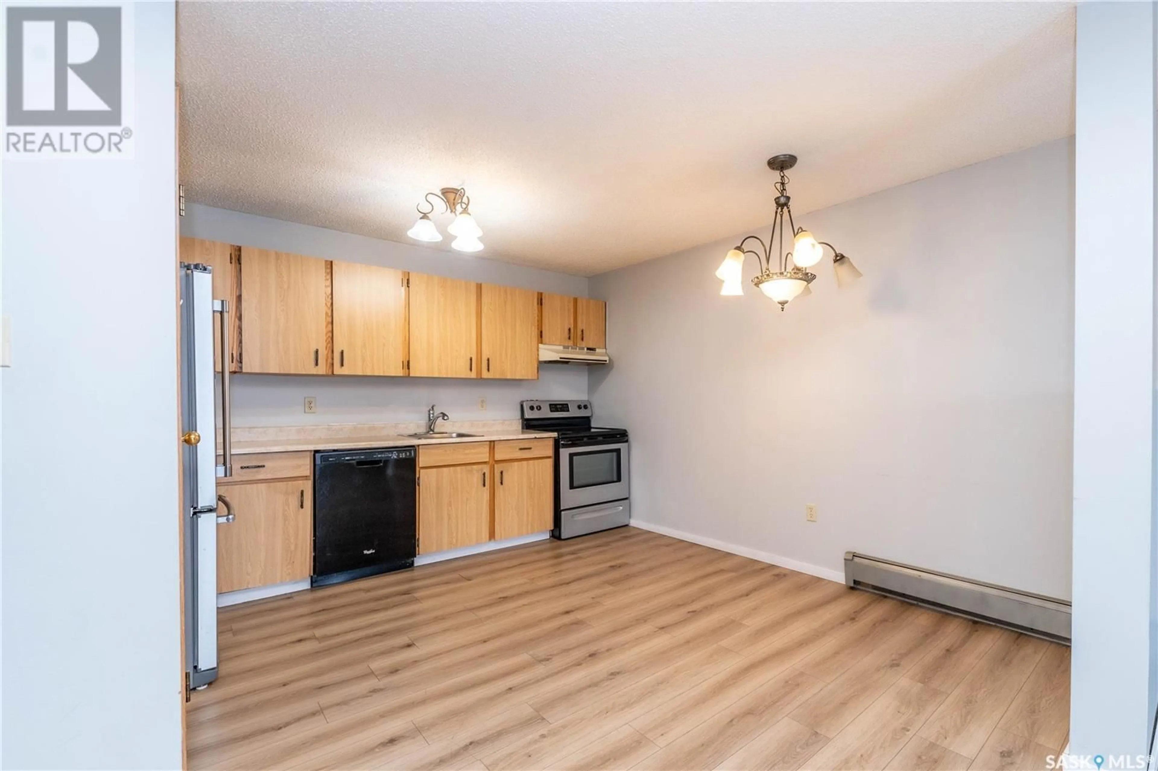 Standard kitchen, wood/laminate floor for 51 - 308 WOOD LILY DRIVE, Moose Jaw Saskatchewan S6J1H1