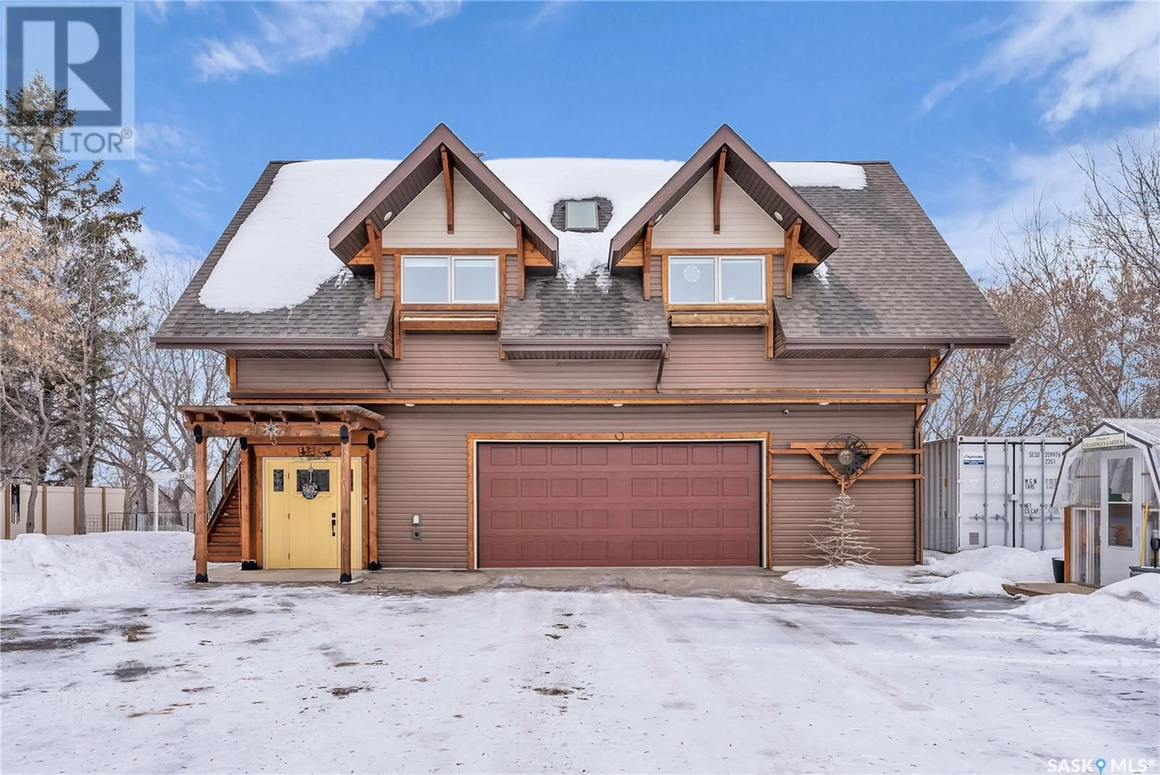 Indoor entryway for 520 RIVERSIDE DRIVE, St. Louis Saskatchewan S0J2C0