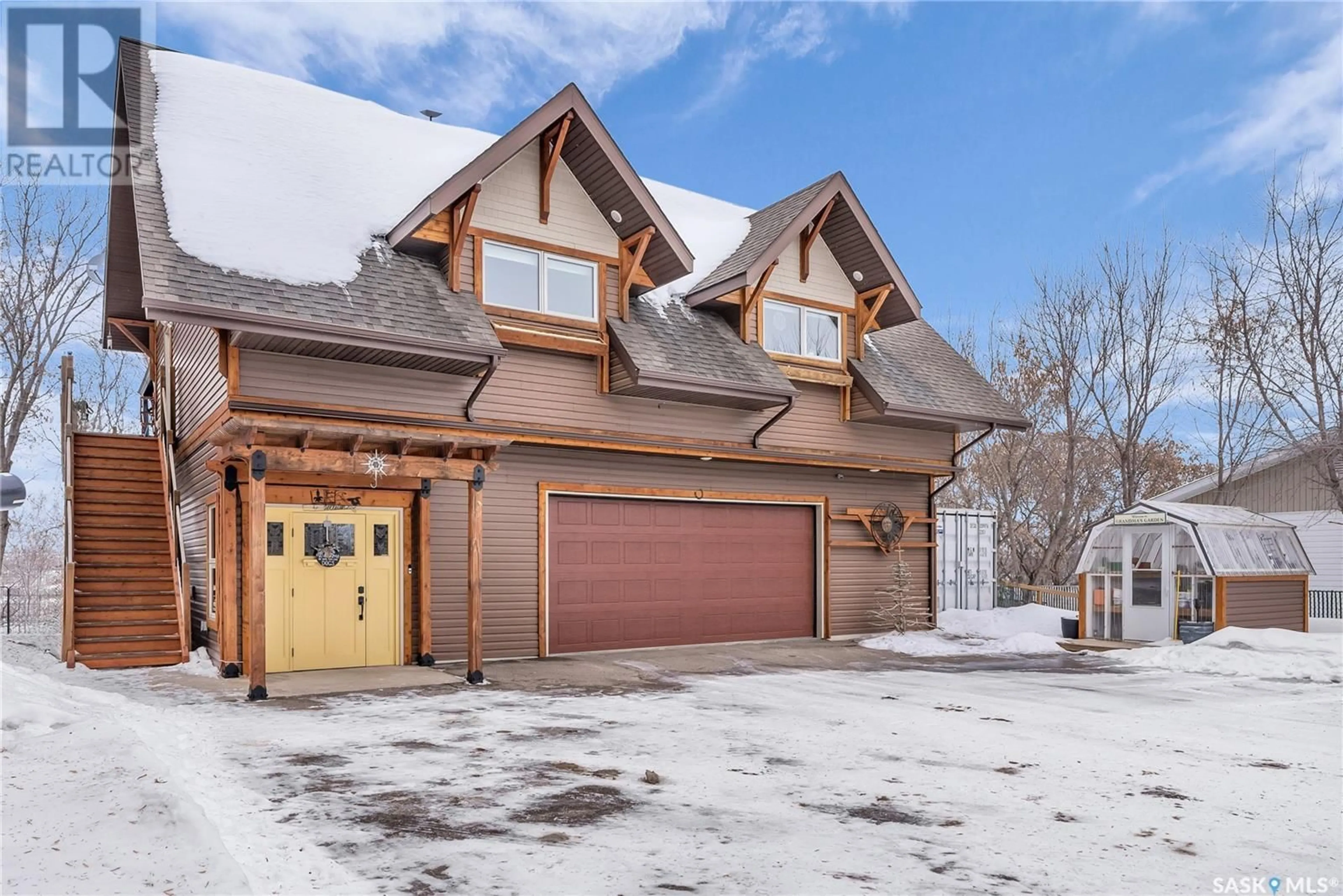 Indoor entryway for 520 RIVERSIDE DRIVE, St. Louis Saskatchewan S0J2C0