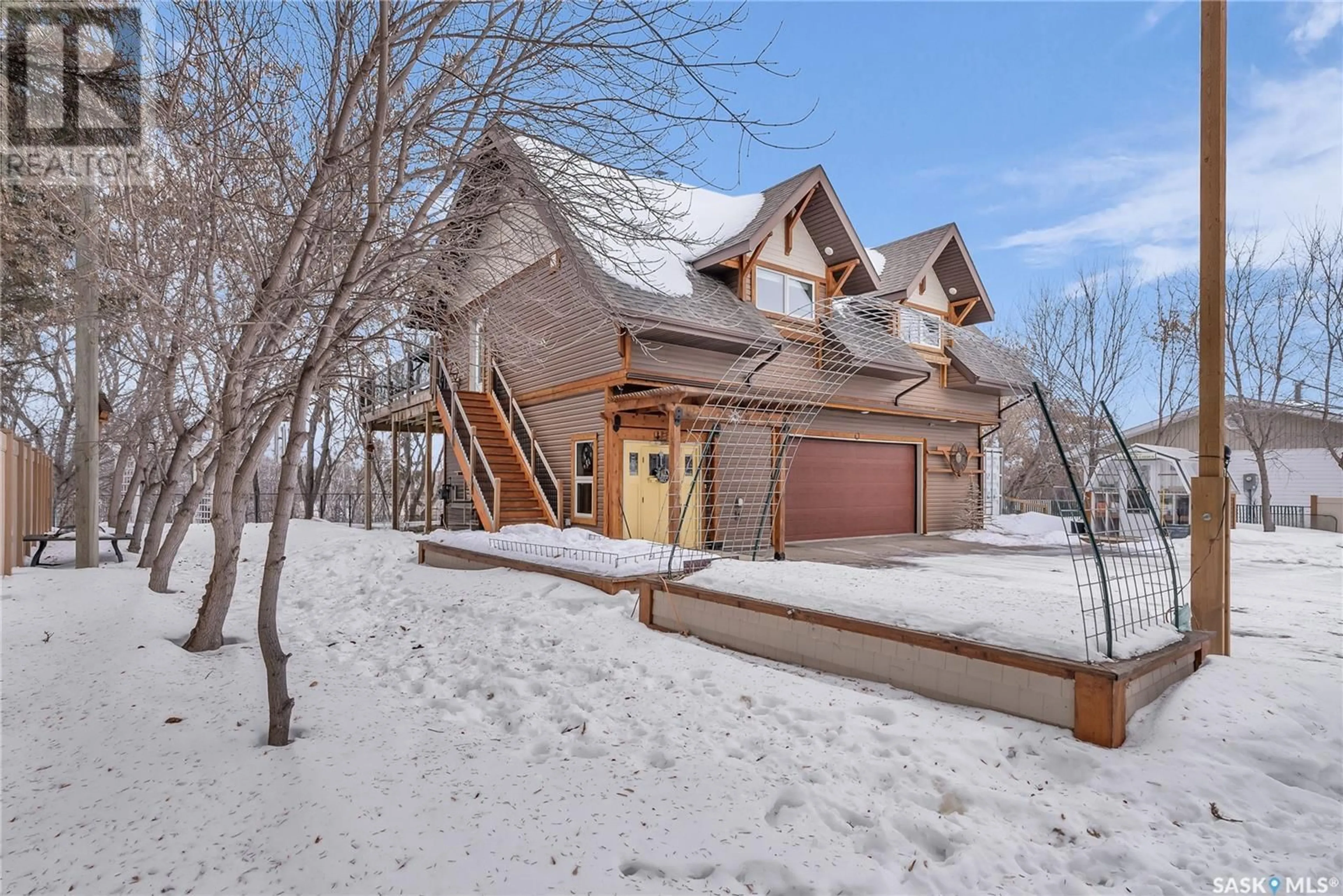 Open concept kitchen, ceramic/tile floor for 520 RIVERSIDE DRIVE, St. Louis Saskatchewan S0J2C0