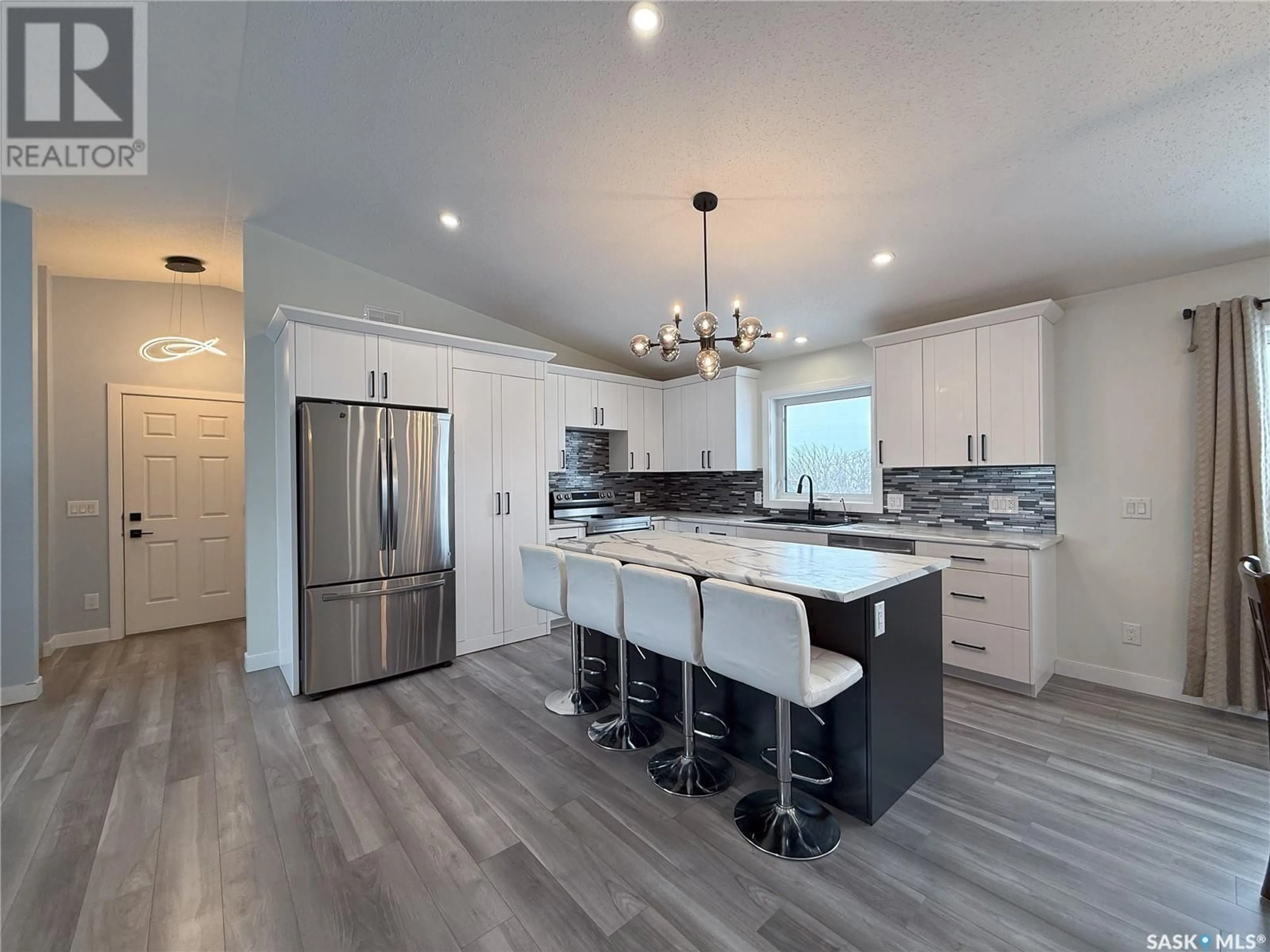 Open concept kitchen, unknown for Hazlet Acreage, Pittville Rm No. 169 Saskatchewan S0N1E0