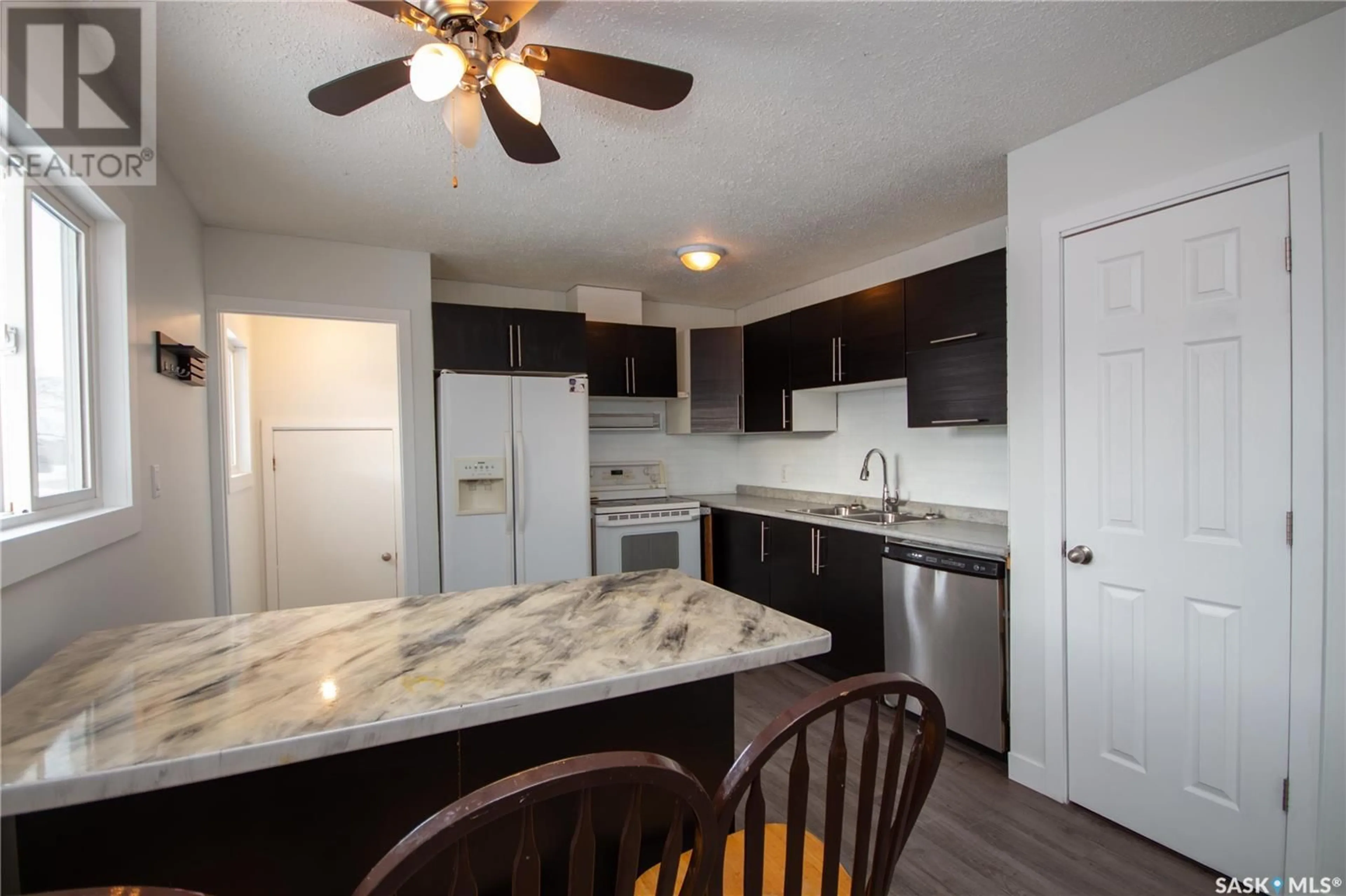 Standard kitchen, unknown for 262 21st STREET W, Battleford Saskatchewan S0M0E0