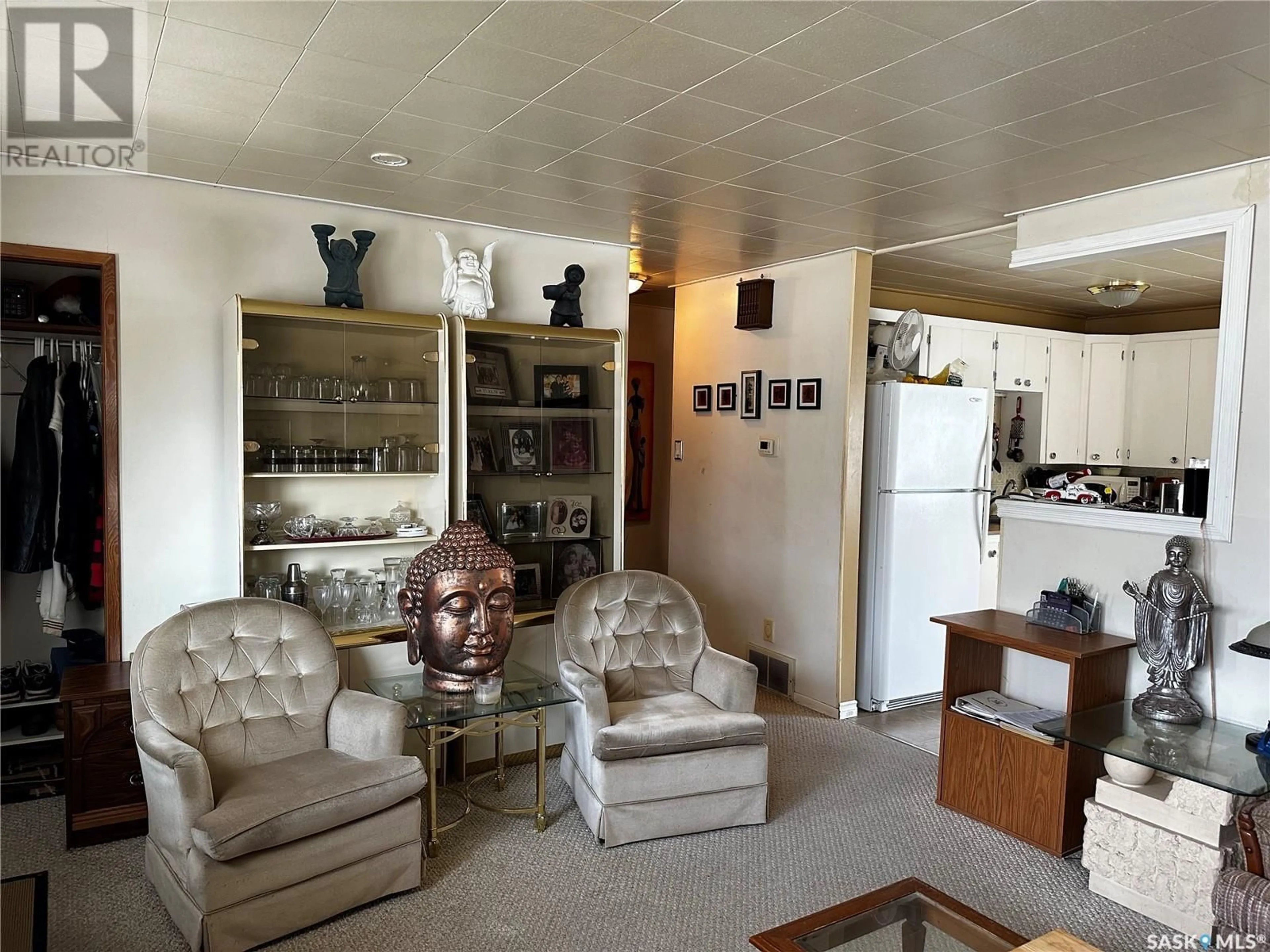 Standard kitchen, unknown for 1127 WALLACE STREET, Regina Saskatchewan S4N3Z1