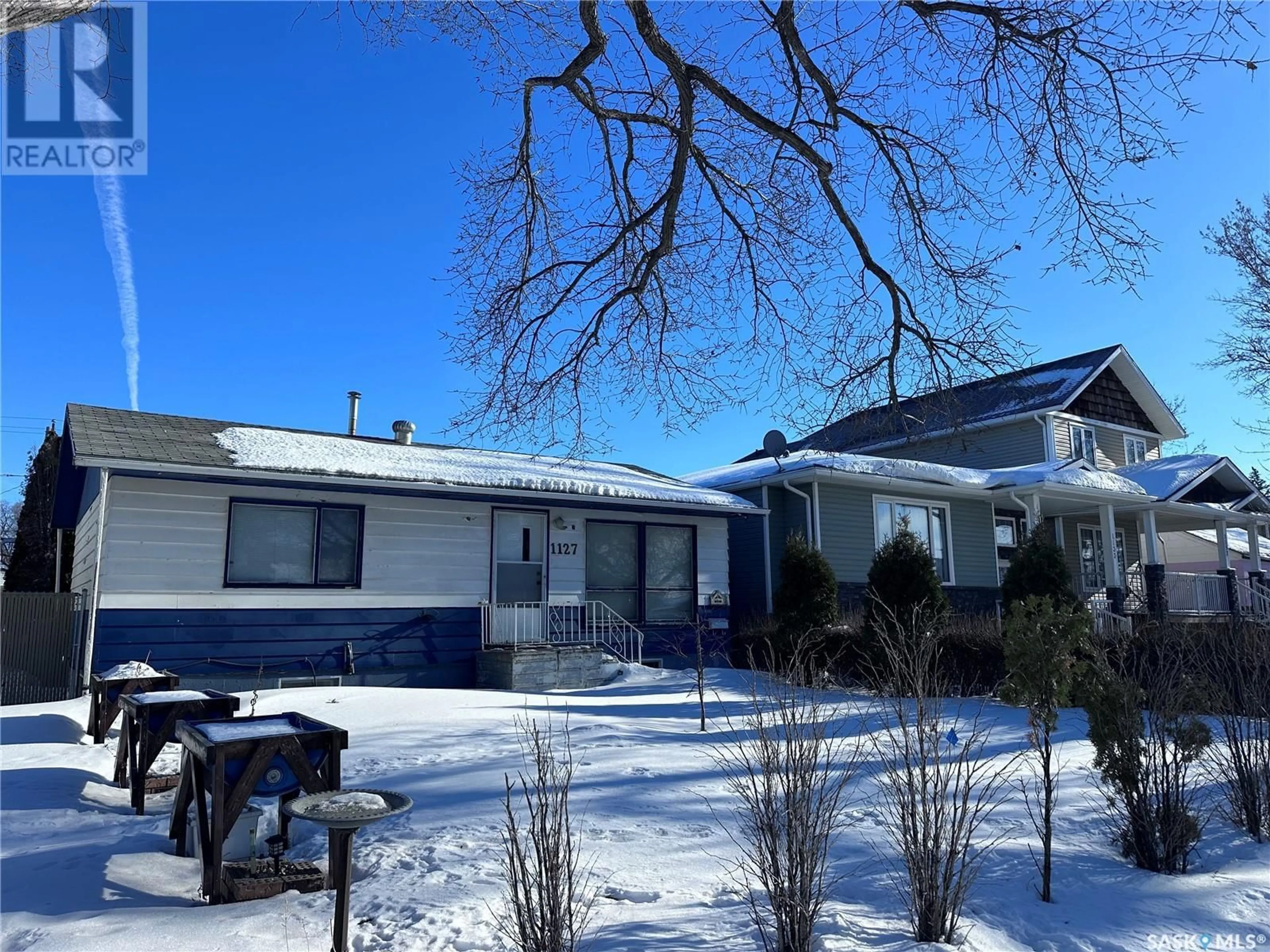 A pic from outside/outdoor area/front of a property/back of a property/a pic from drone, street for 1127 Wallace STREET, Regina Saskatchewan S4N3Z1