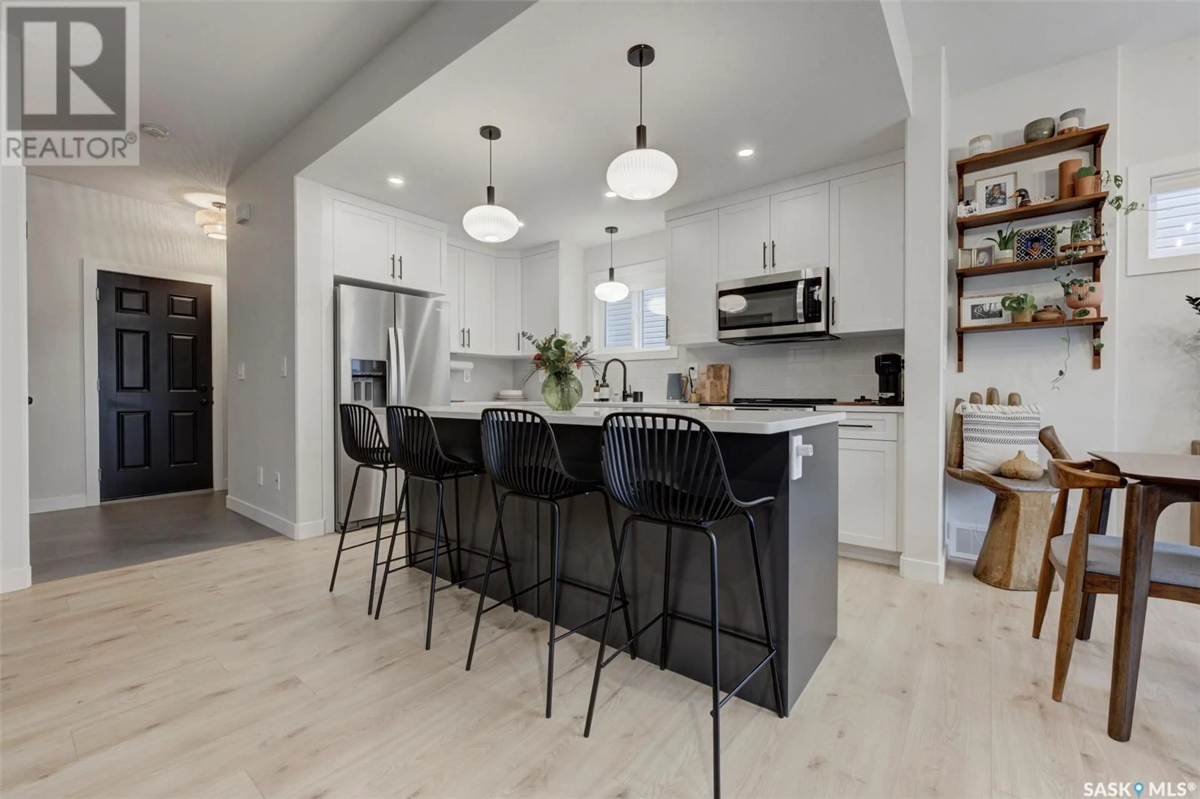 Open concept kitchen, ceramic/tile floor for 328 Barrett STREET, Saskatoon Saskatchewan S7W1C7