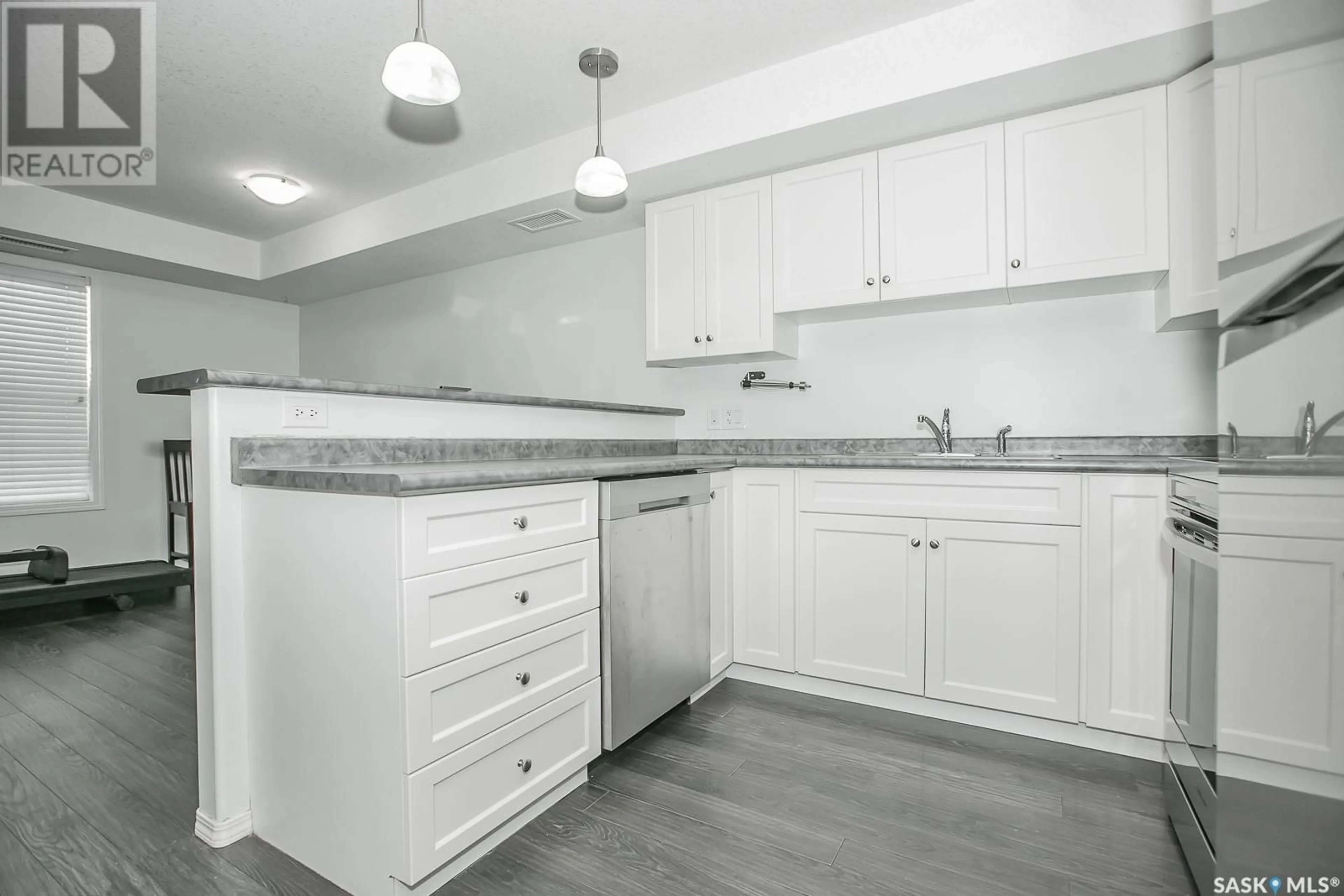 Standard kitchen, unknown for 107 1638 Clark AVENUE, Weyburn Saskatchewan S4H3G3