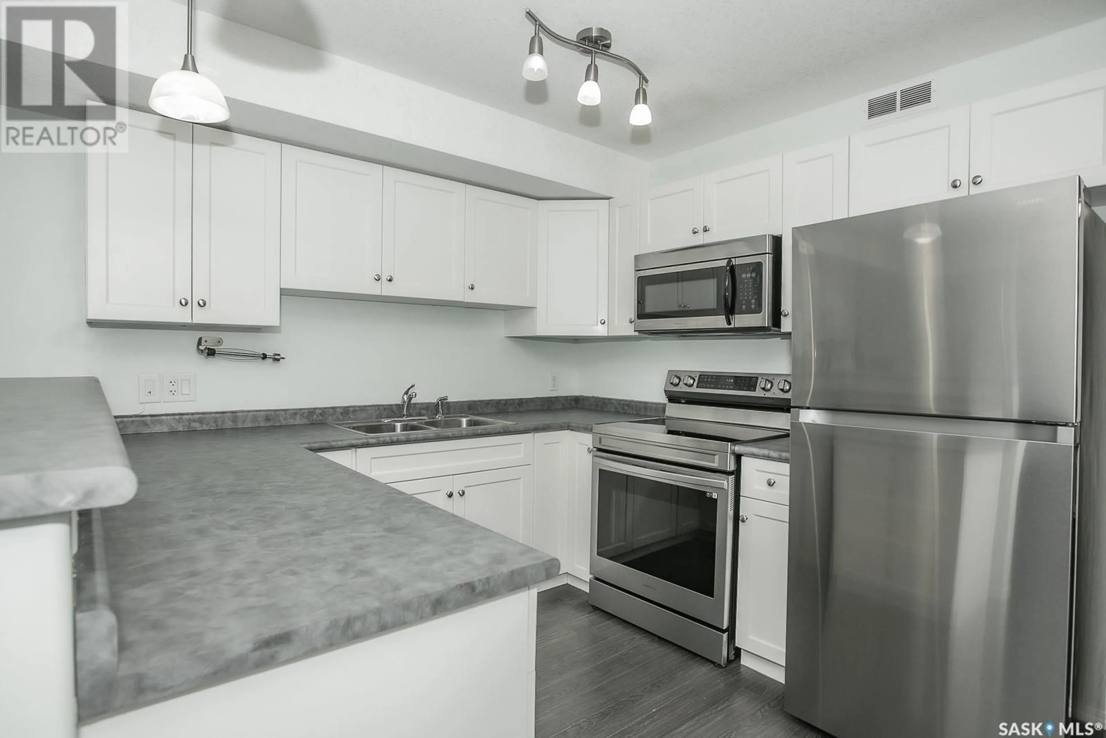 Standard kitchen, unknown for 107 1638 Clark AVENUE, Weyburn Saskatchewan S4H3G3