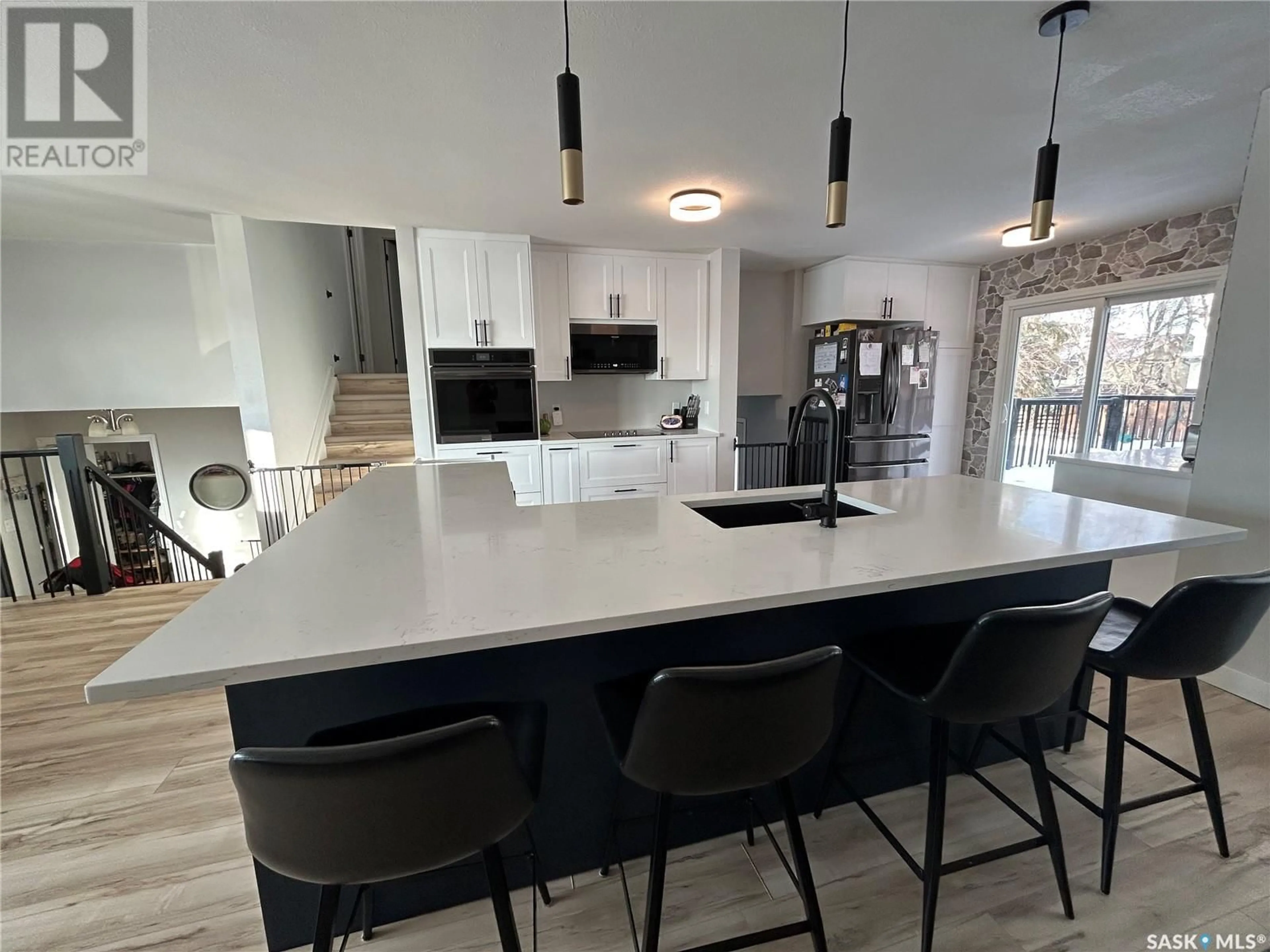 Open concept kitchen, ceramic/tile floor for 829 Arthur AVENUE, Estevan Saskatchewan S4A2J5