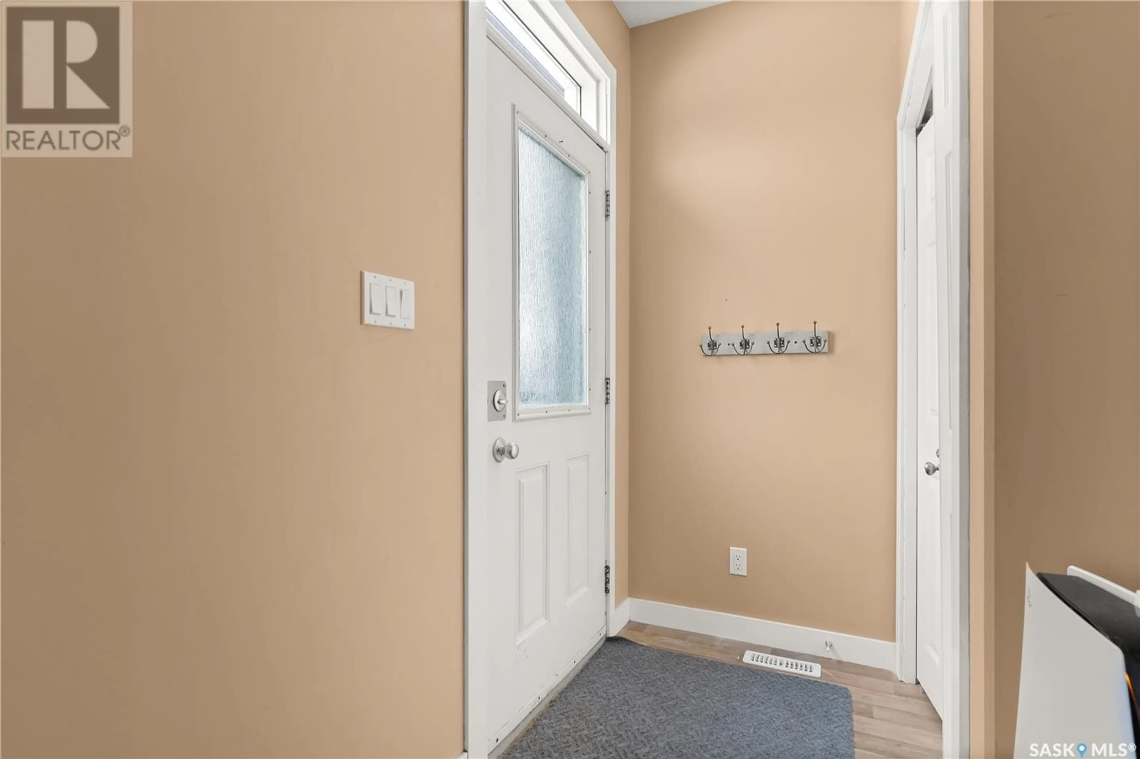 Indoor entryway for 112 Osler STREET, Regina Saskatchewan S4R1V2