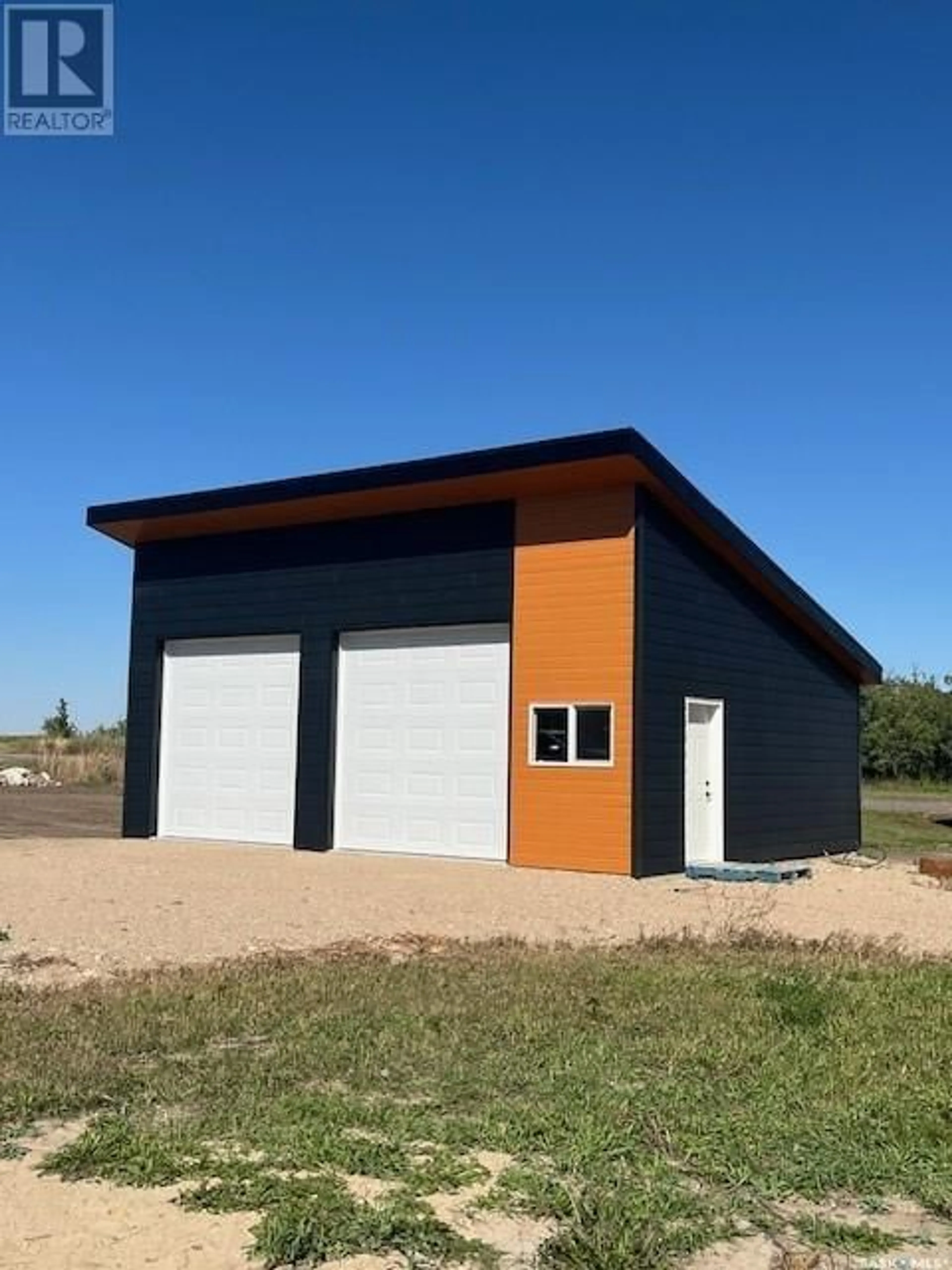 Indoor garage for 3 Wacasa RIDGE, Hoodoo Rm No. 401 Saskatchewan S0K4P0