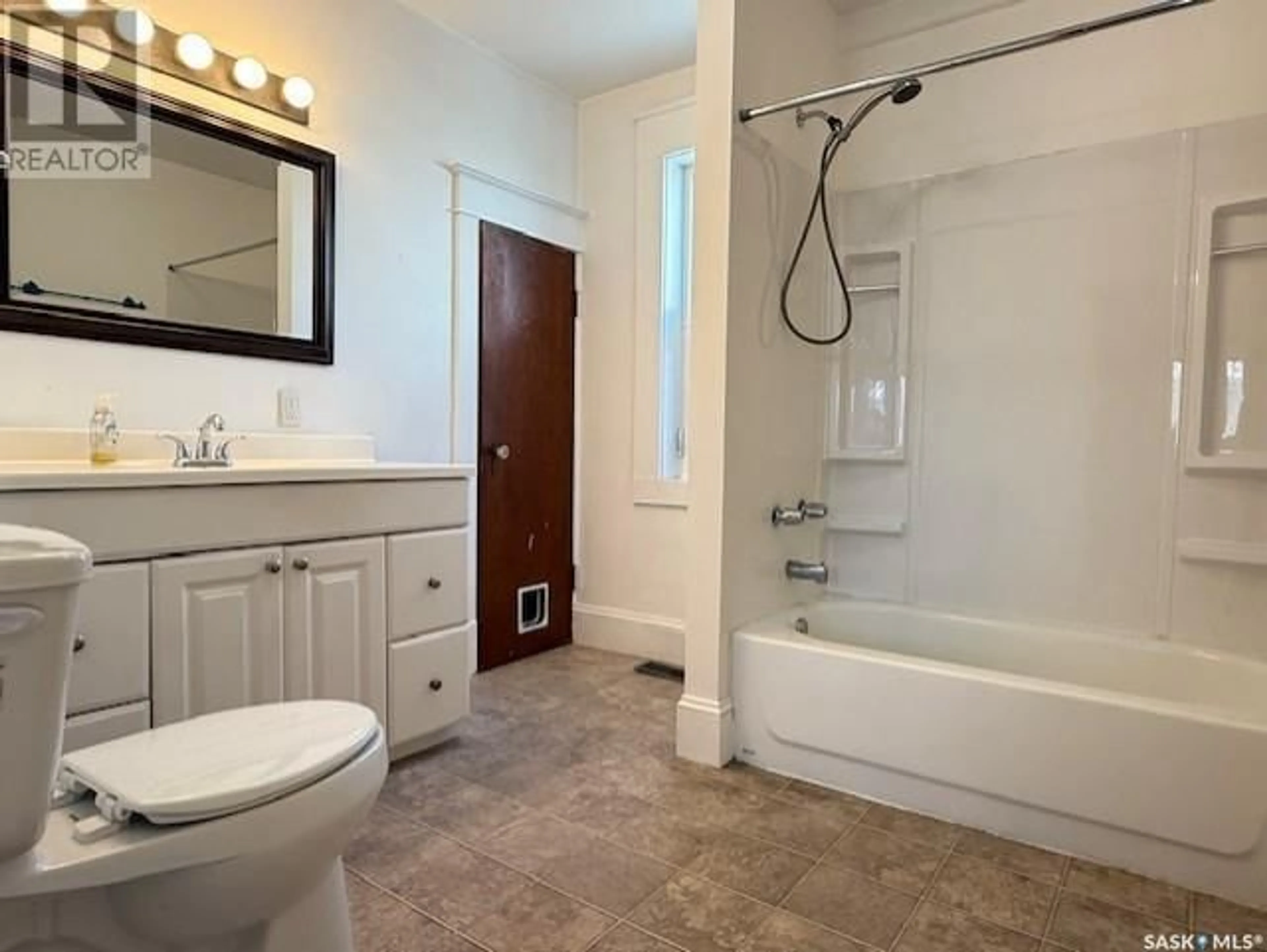 Standard bathroom, ceramic/tile floor for 408 2nd AVENUE W, Melville Saskatchewan S0A2P0