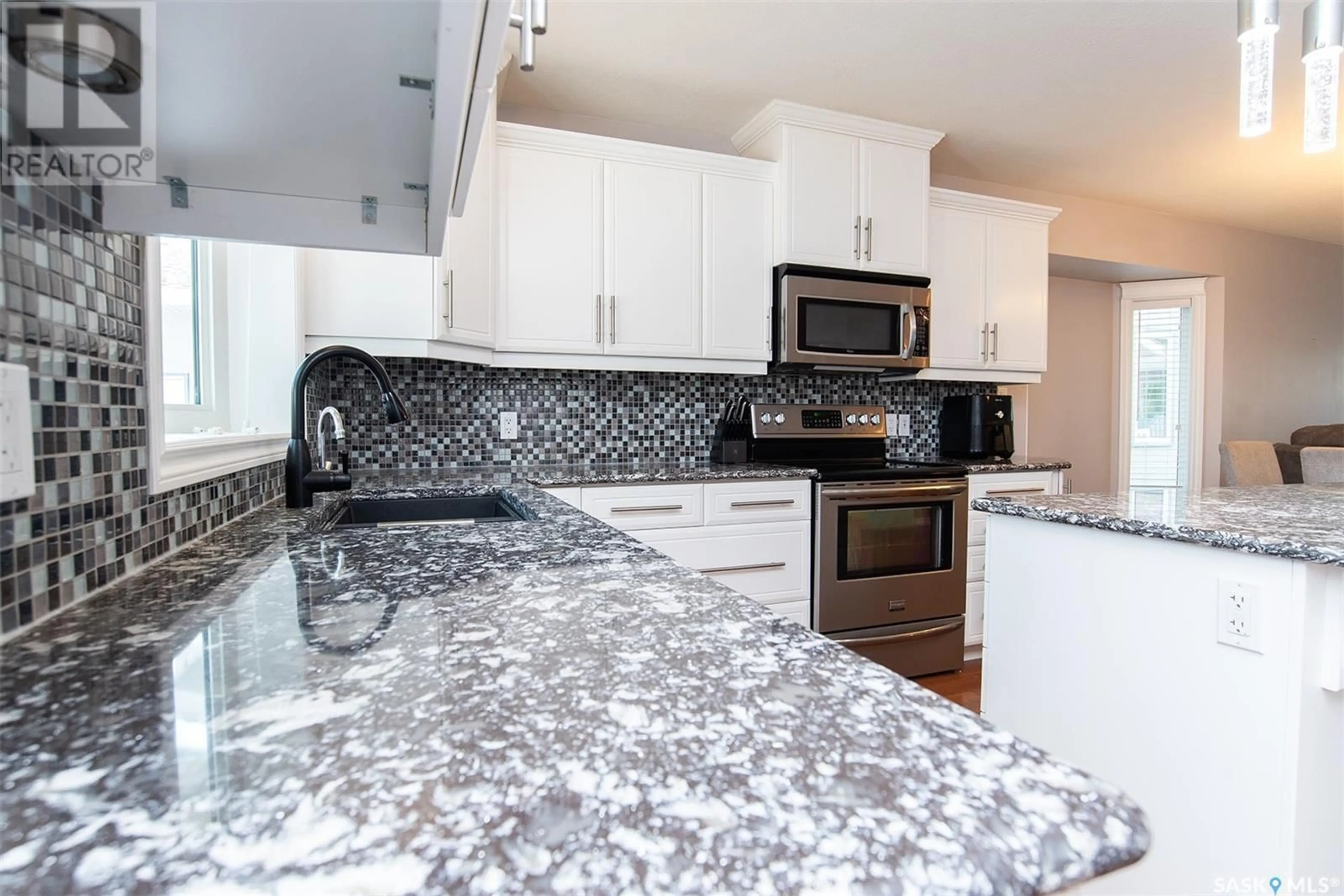 Contemporary kitchen, unknown for 5 402 Tesky CRESCENT, Wynyard Saskatchewan S0A4T0