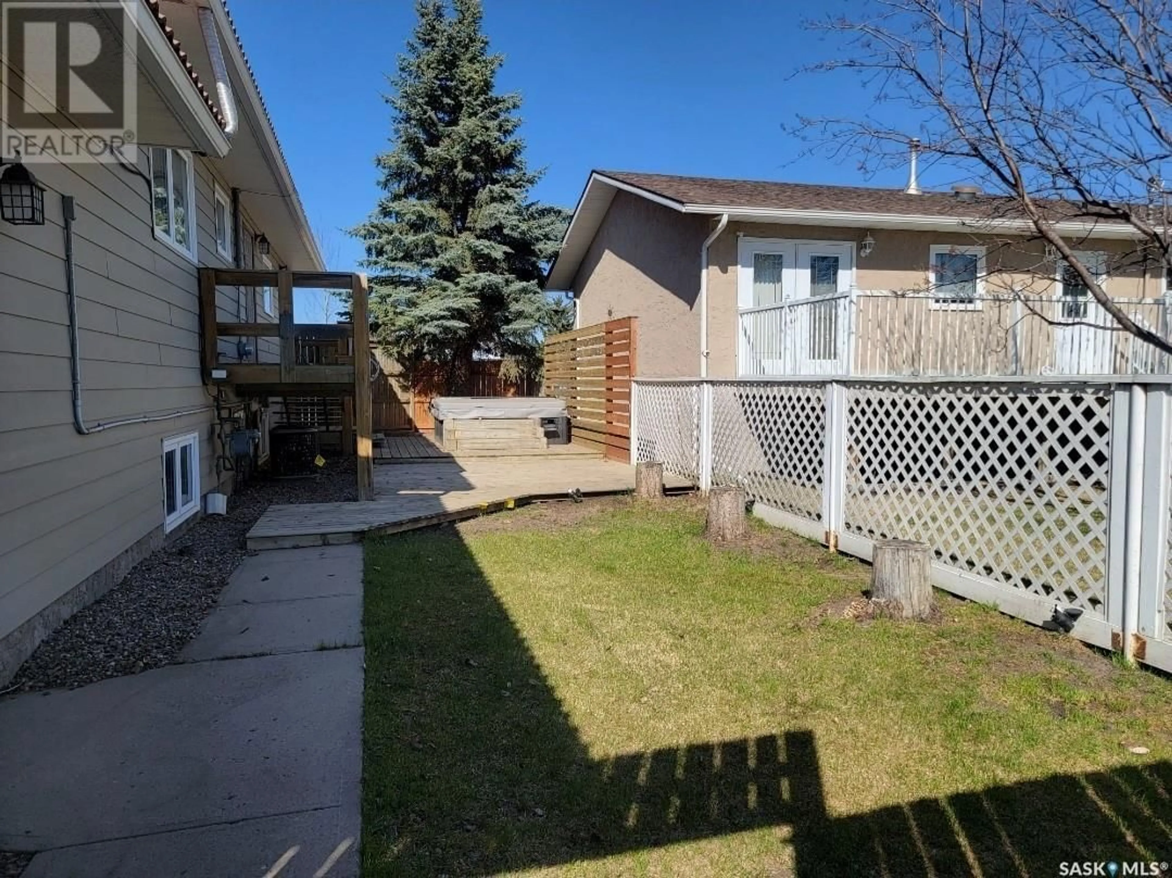 Patio, street for 464 5TH AVENUE, Unity Saskatchewan S0K4L0