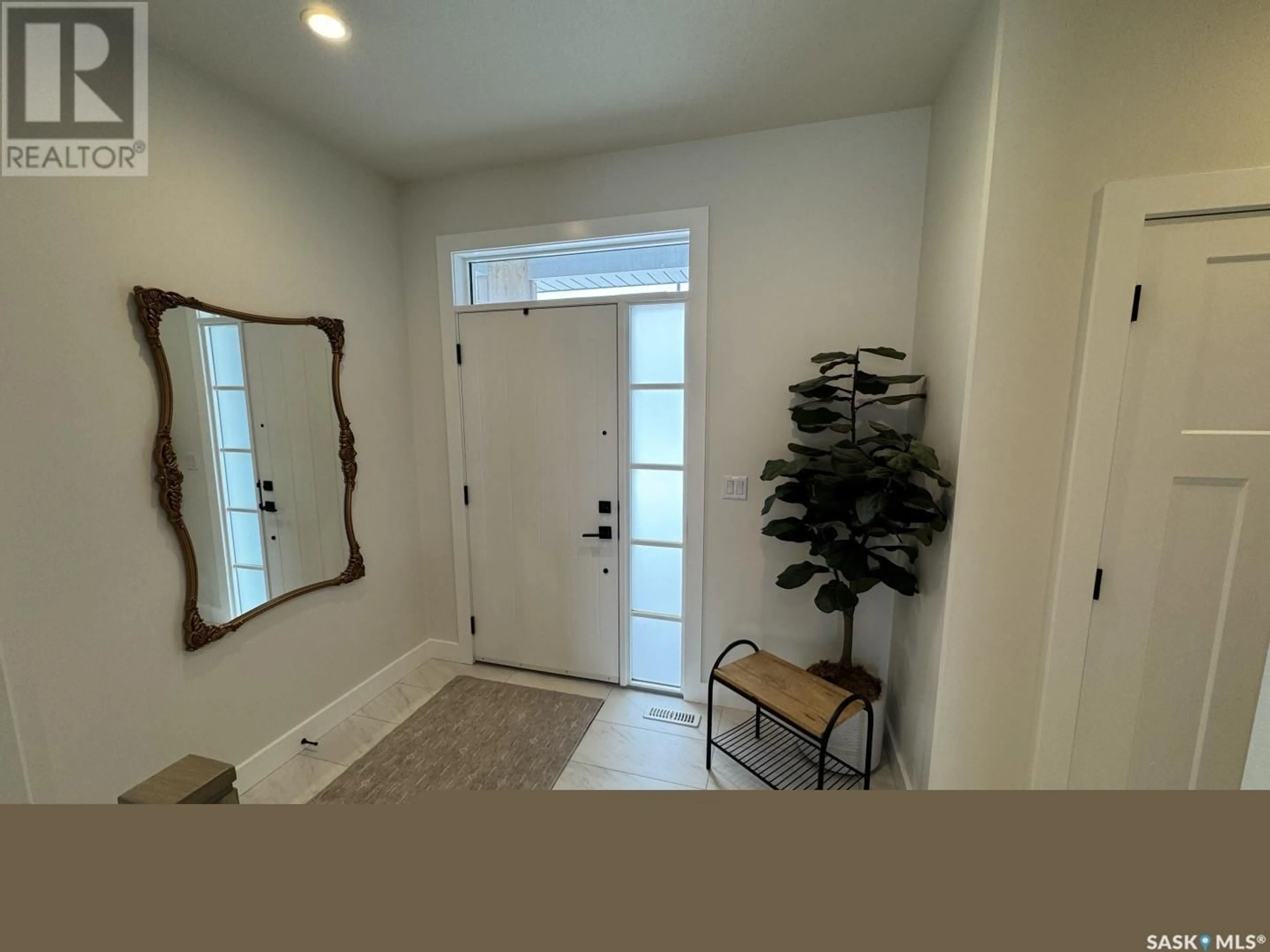 Indoor entryway for 412 Dubois TERRACE, Saskatoon Saskatchewan S7V0R2