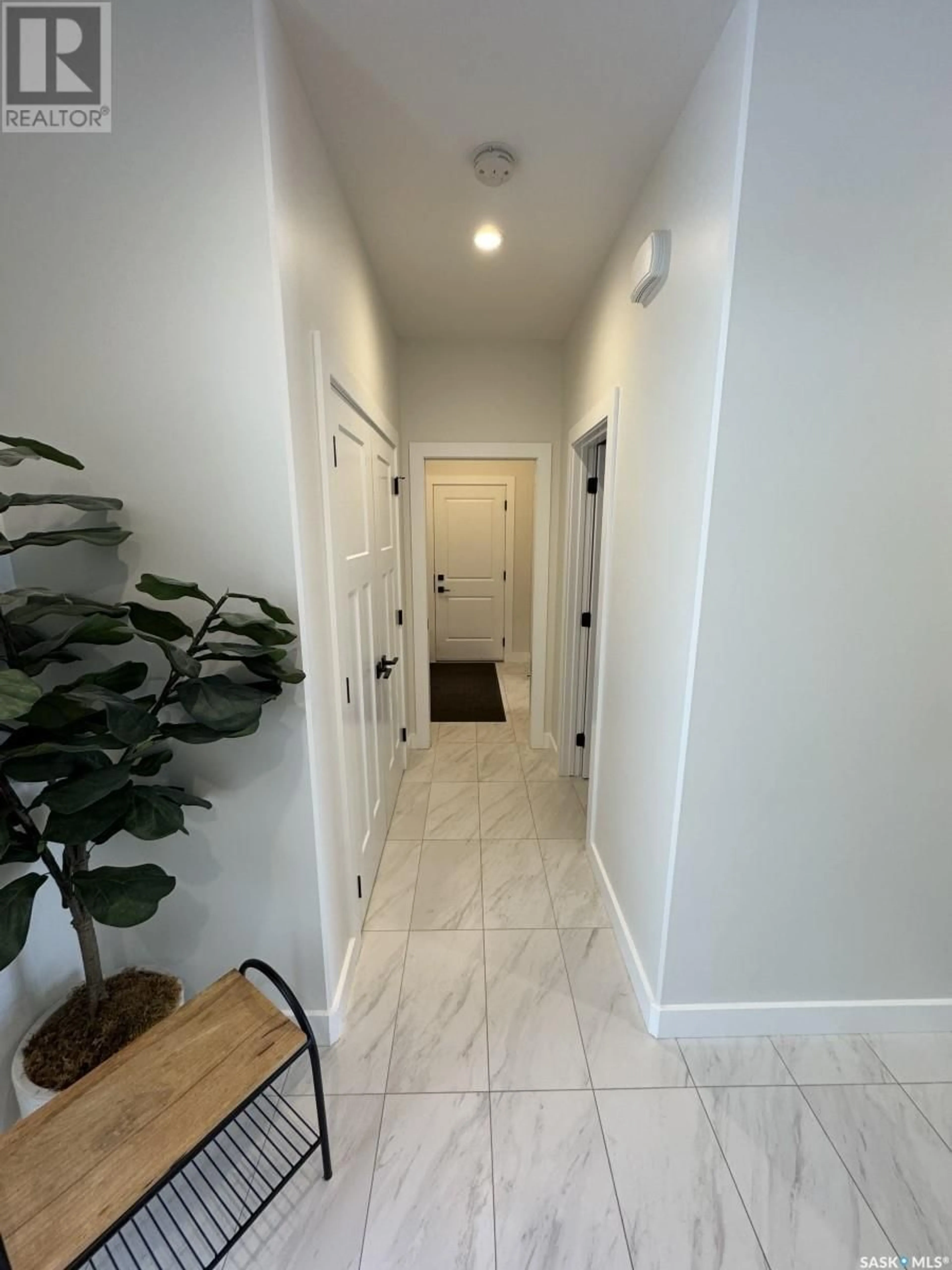 Indoor entryway for 412 Dubois TERRACE, Saskatoon Saskatchewan S7V0R2