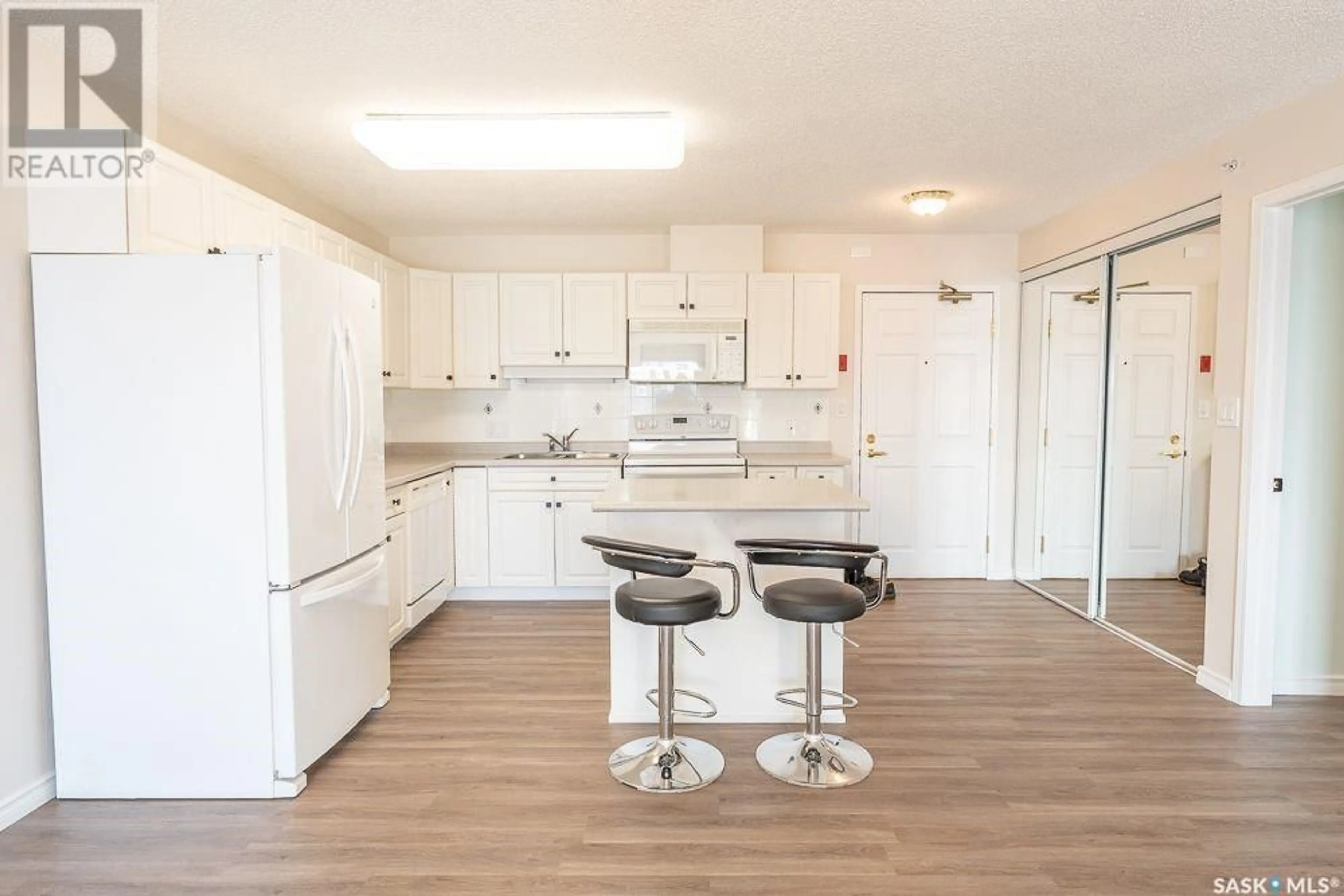 Standard kitchen, unknown for 406 2501 1st AVENUE W, Prince Albert Saskatchewan S6V5A3