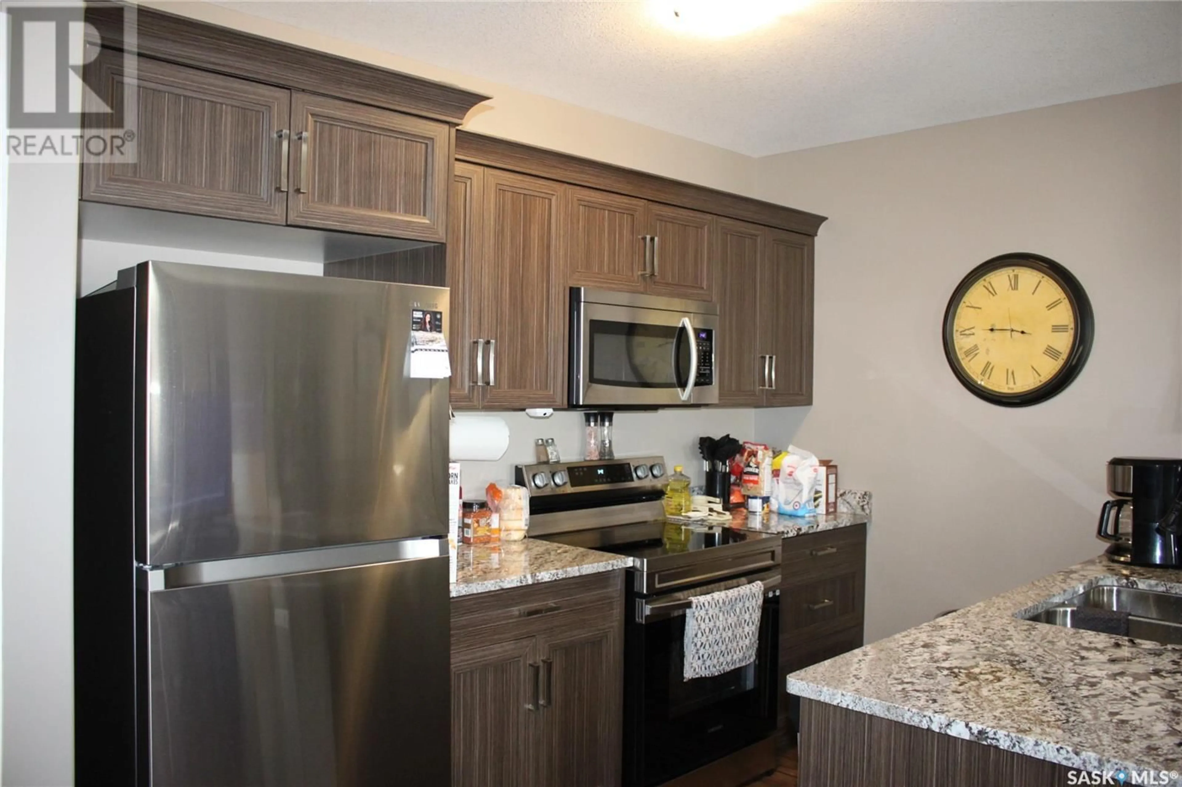 Standard kitchen, unknown for 317 1715 Badham BOULEVARD, Regina Saskatchewan S4P0L9