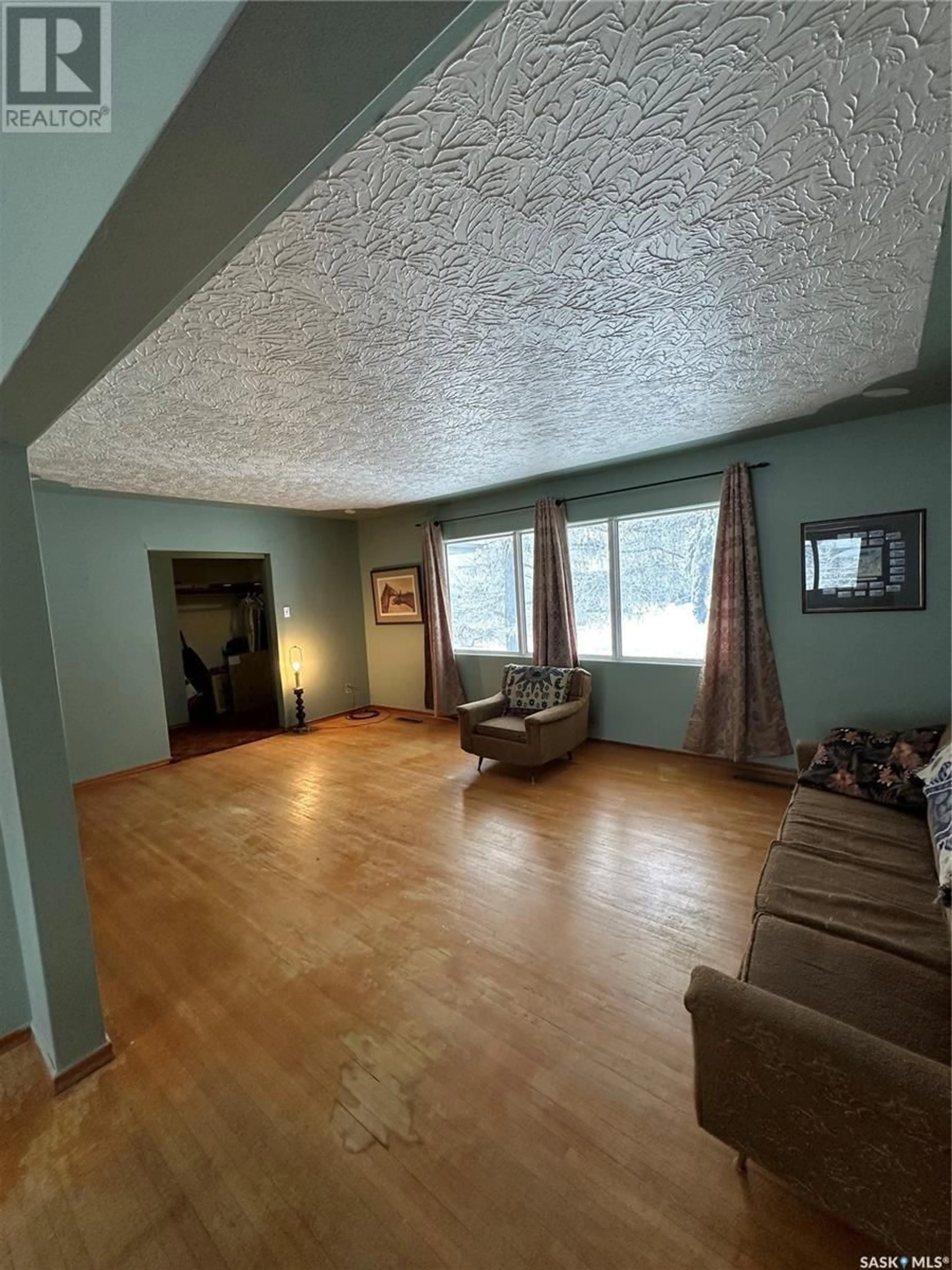 A pic of a room for 2101 Wiggins AVENUE S, Saskatoon Saskatchewan S7J1W4