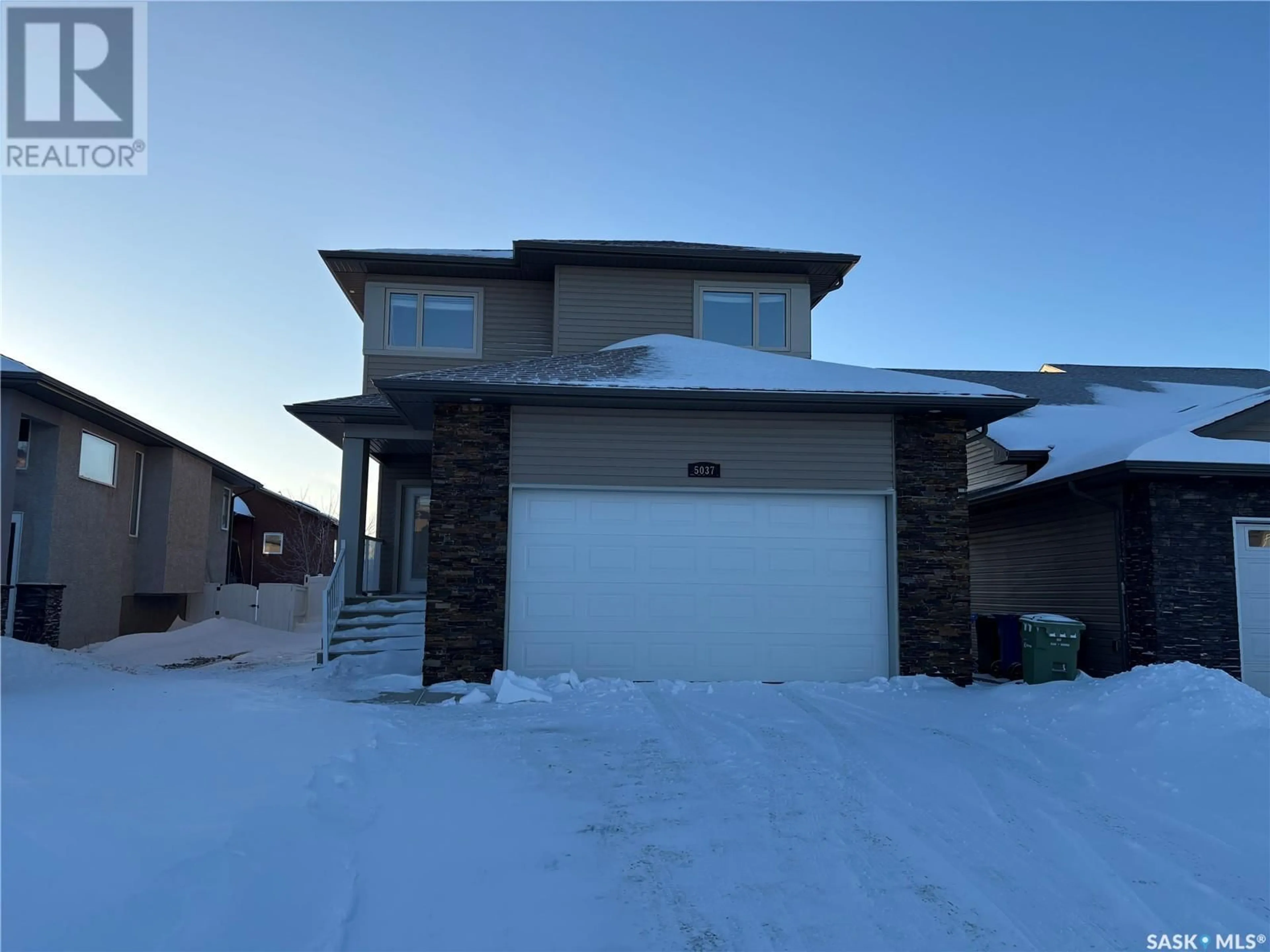 A pic from outside/outdoor area/front of a property/back of a property/a pic from drone, street for 5037 Canuck CRESCENT, Regina Saskatchewan S4W0G4