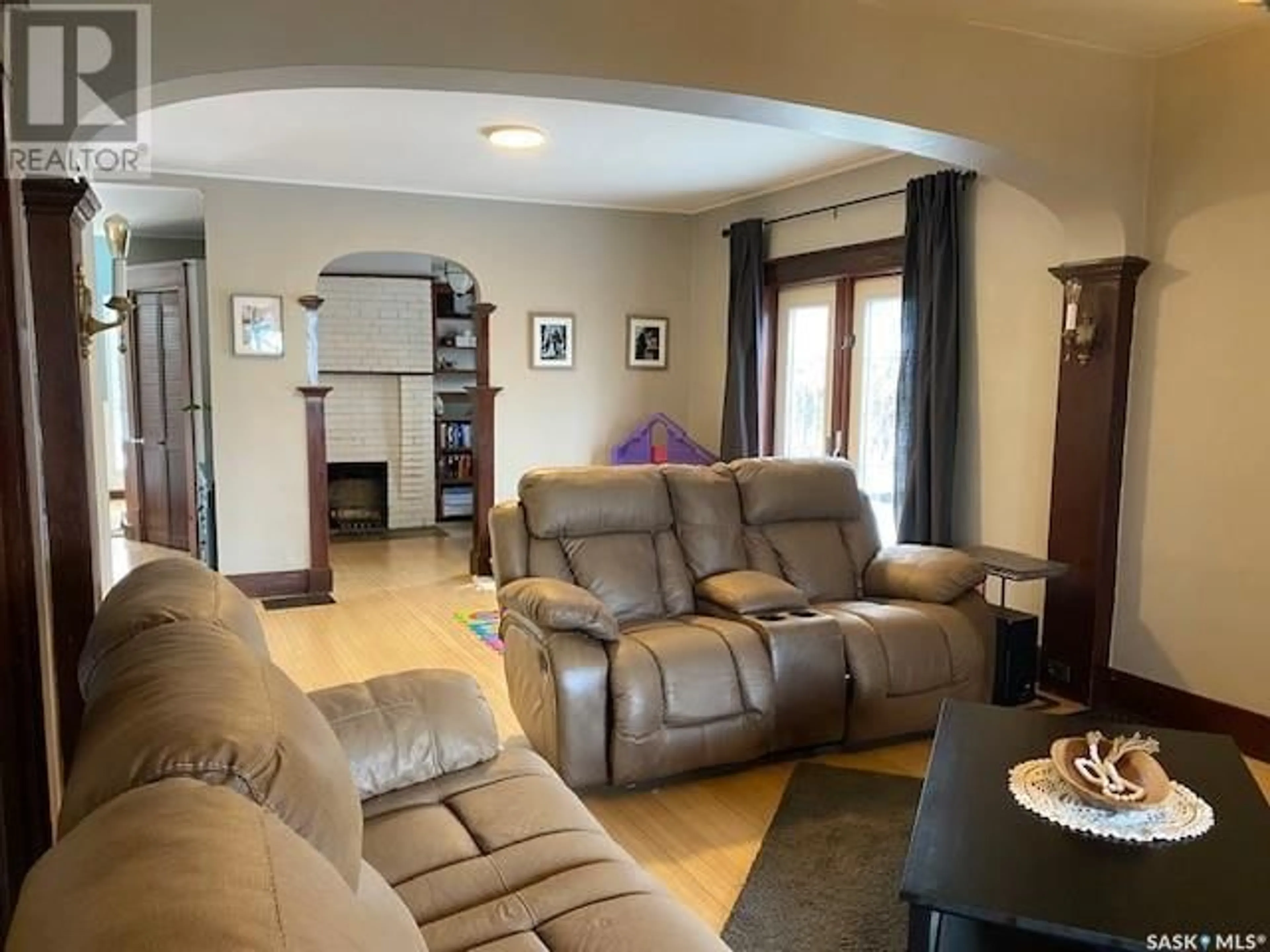 Open concept kitchen, ceramic/tile floor for 533 MANITOBA AVENUE, Kerrobert Saskatchewan S0L1R0