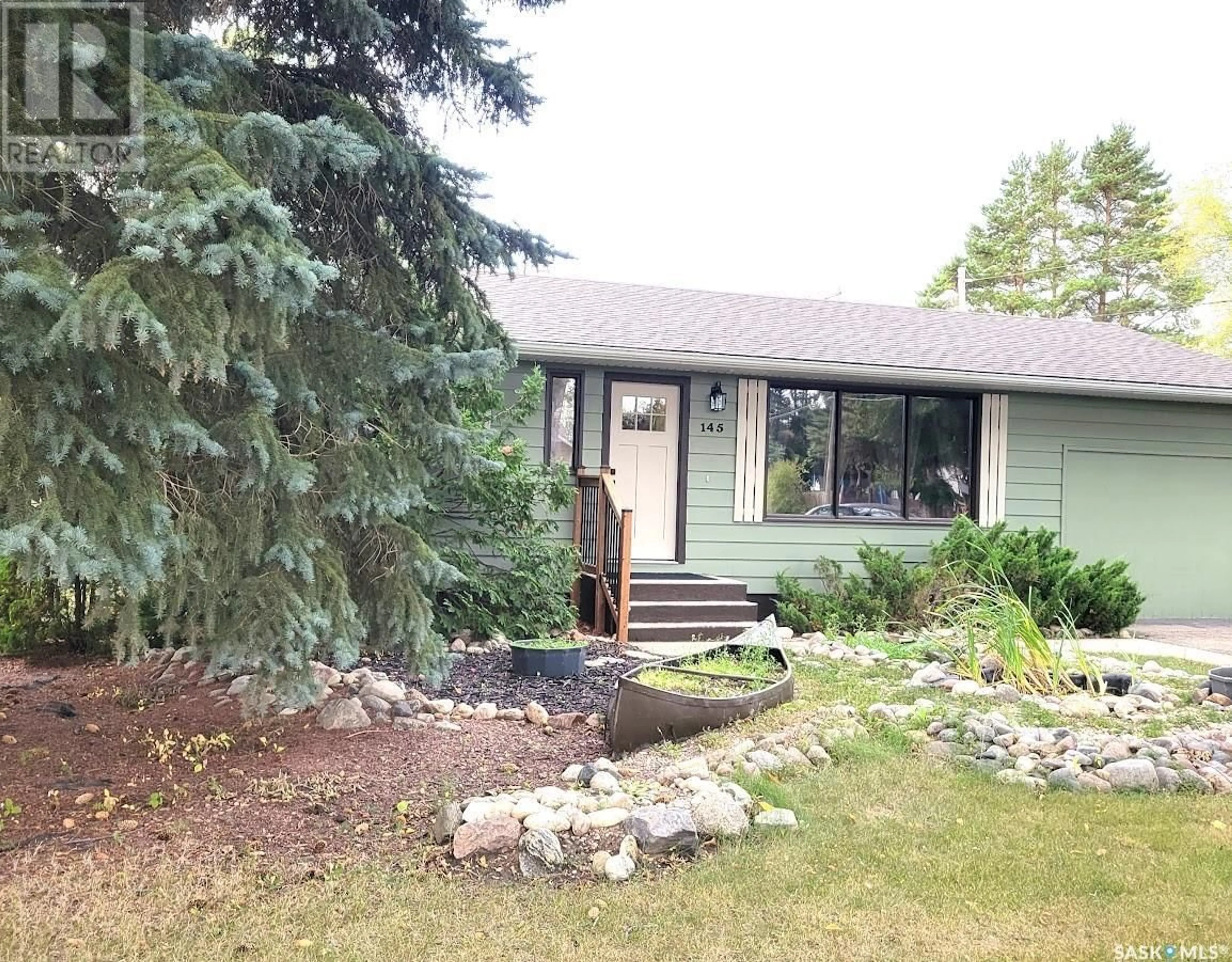 Home with vinyl exterior material, unknown for 145 JOHNSTON CRESCENT, Canora Saskatchewan S0A0L0