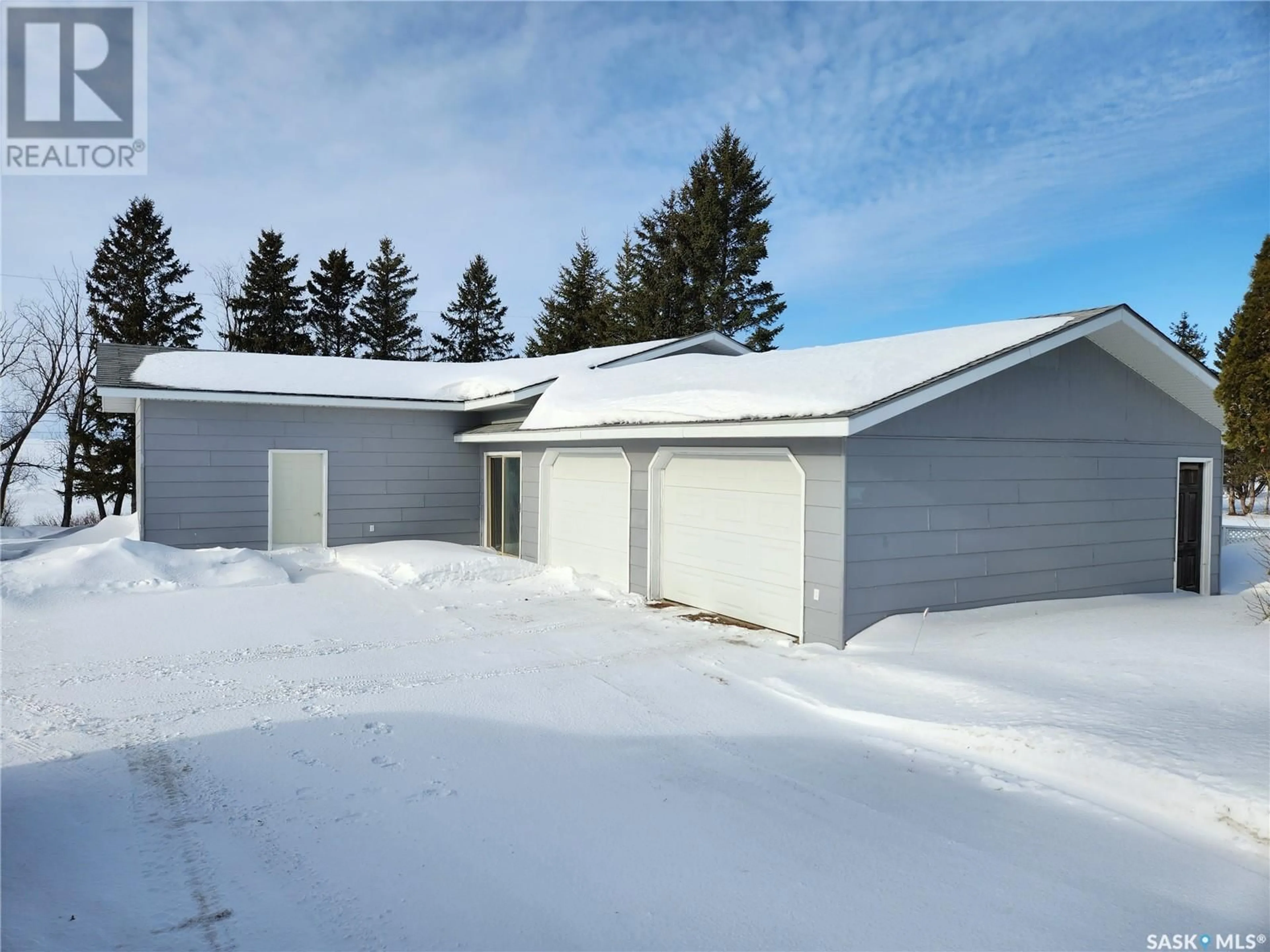 Indoor garage for 480 Centre STREET, Crooked River Saskatchewan S0E0R0