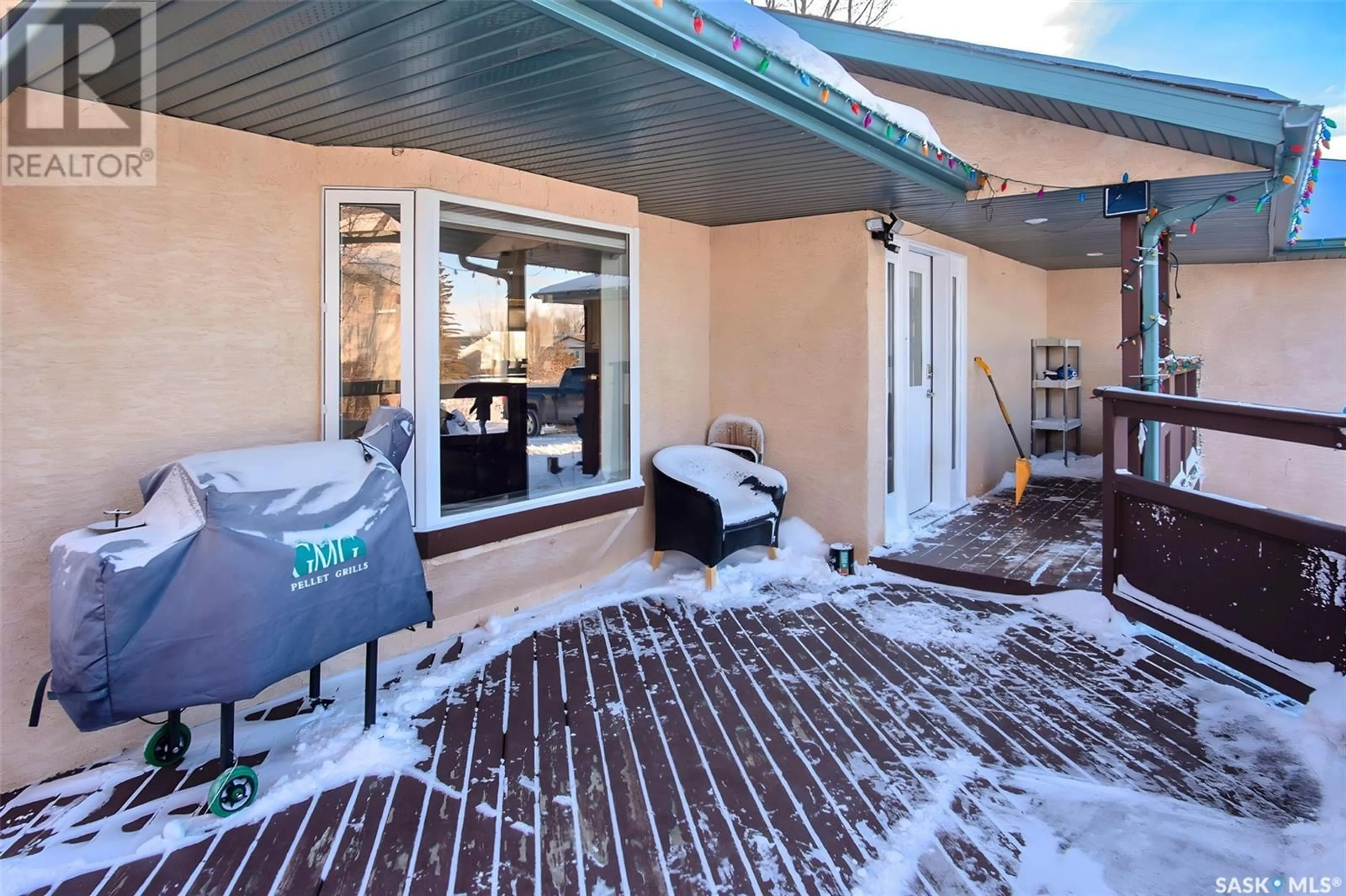 Patio, street for 2 Aspen CRESCENT, Edenwold Saskatchewan S0G1K0