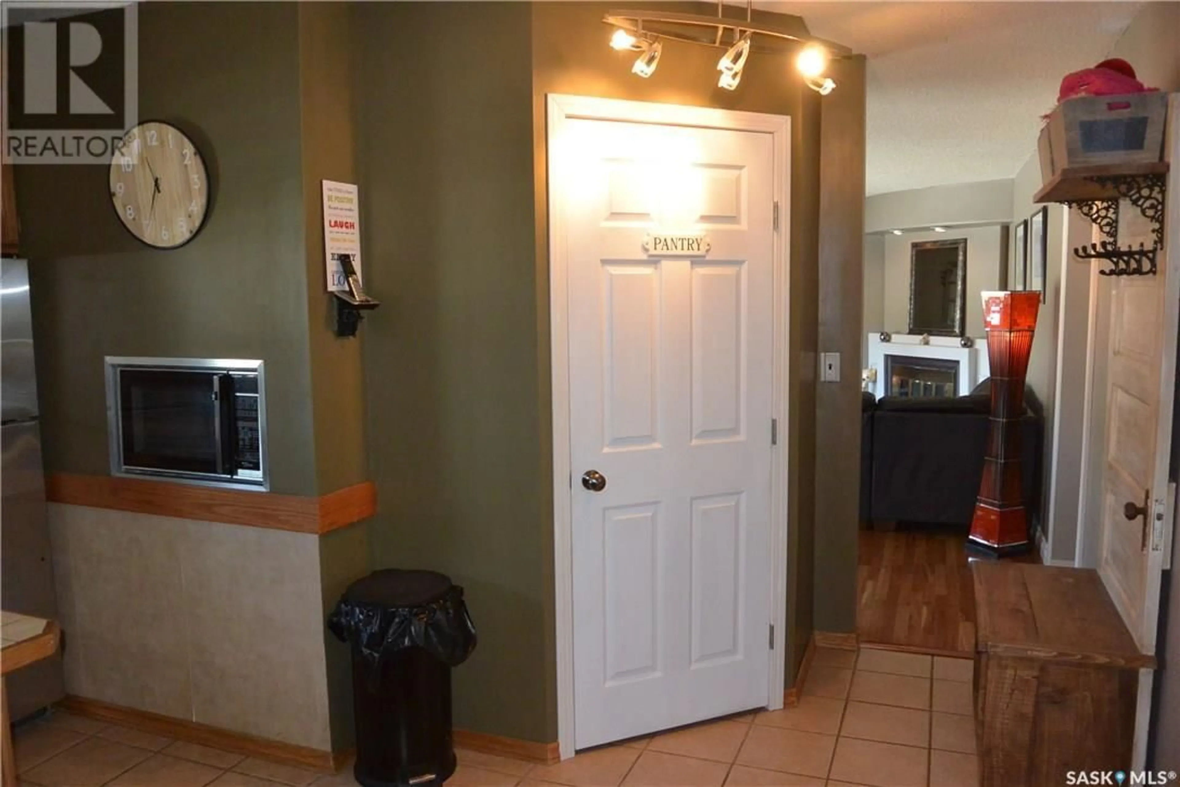 Indoor entryway for 1902 Dyer ROAD, Estevan Saskatchewan S4A1Z5