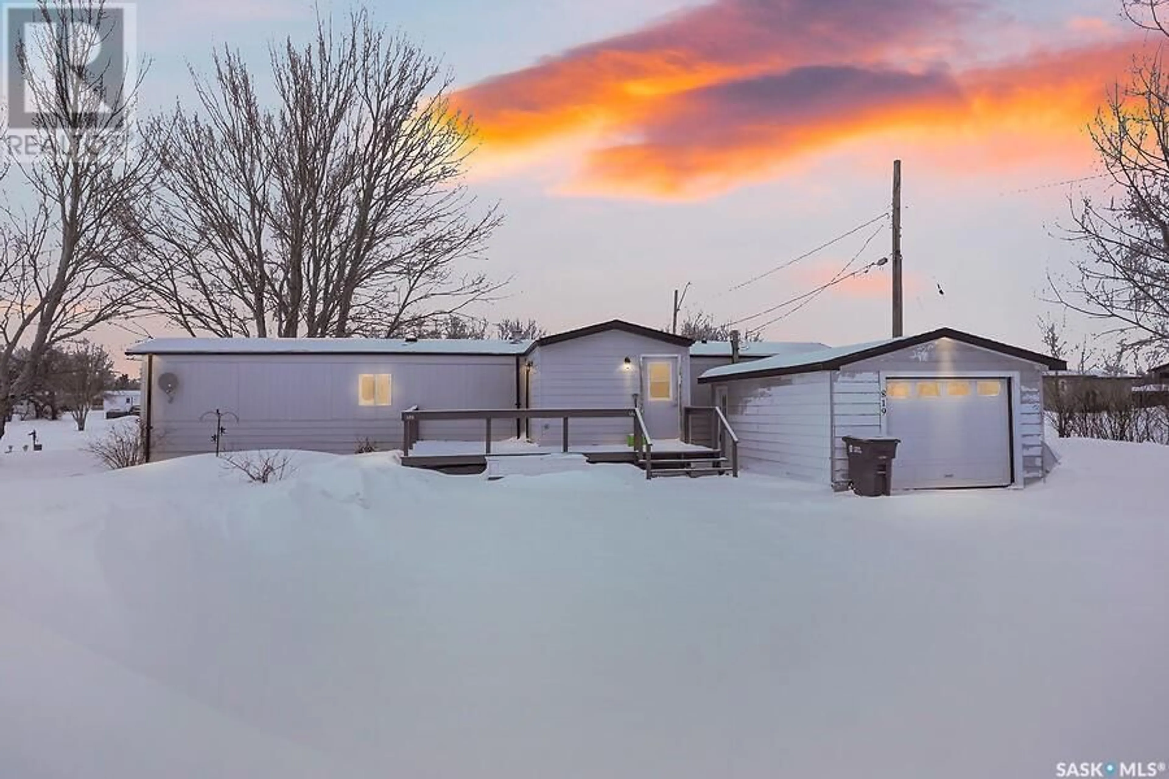 A pic from outside/outdoor area/front of a property/back of a property/a pic from drone, street for 819 Railway AVENUE S, Bethune Saskatchewan S0G0H0