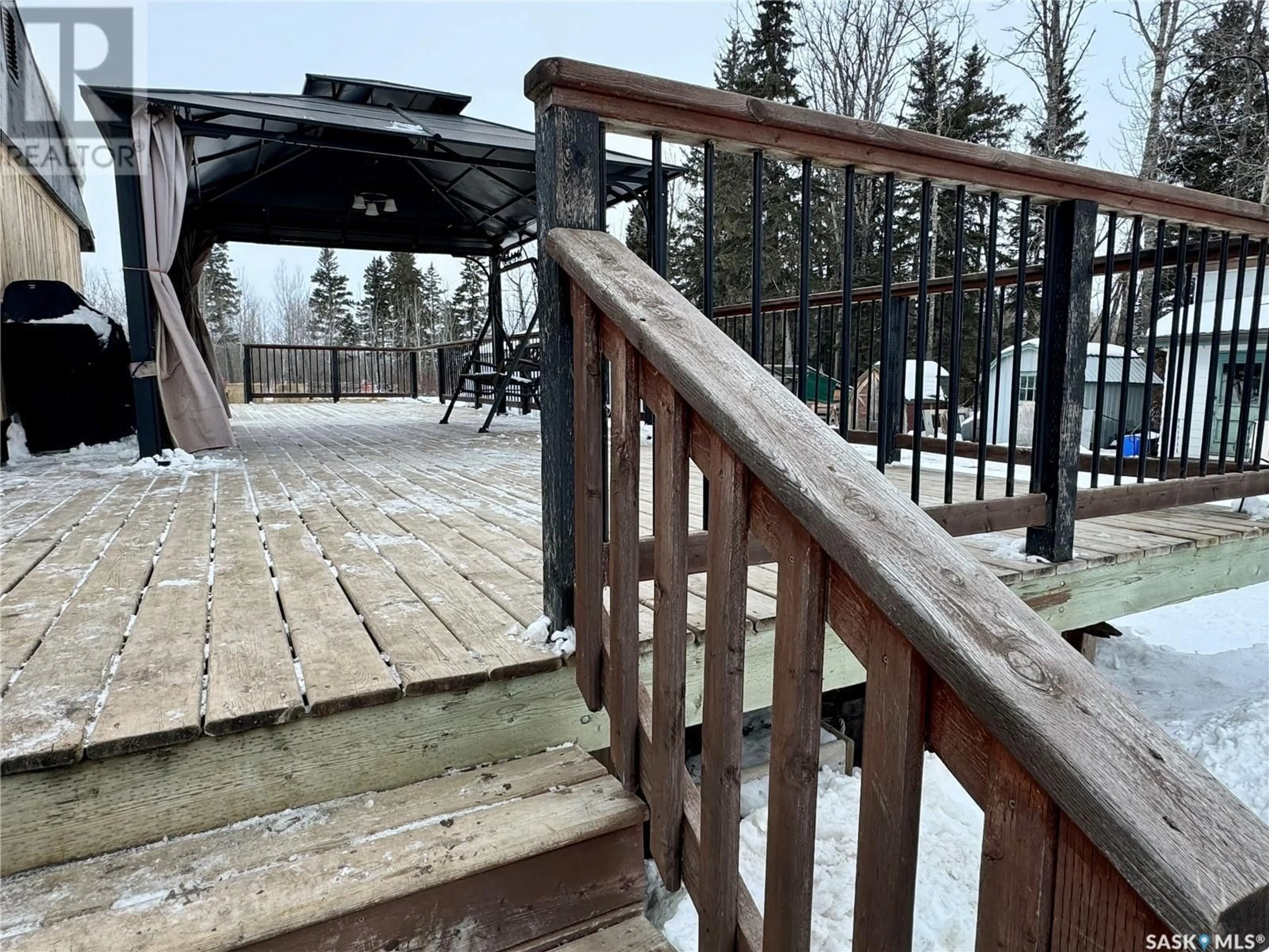 Patio, mountain view for Jansen Acreage, Clayton Rm No. 333 Saskatchewan S3N3X0