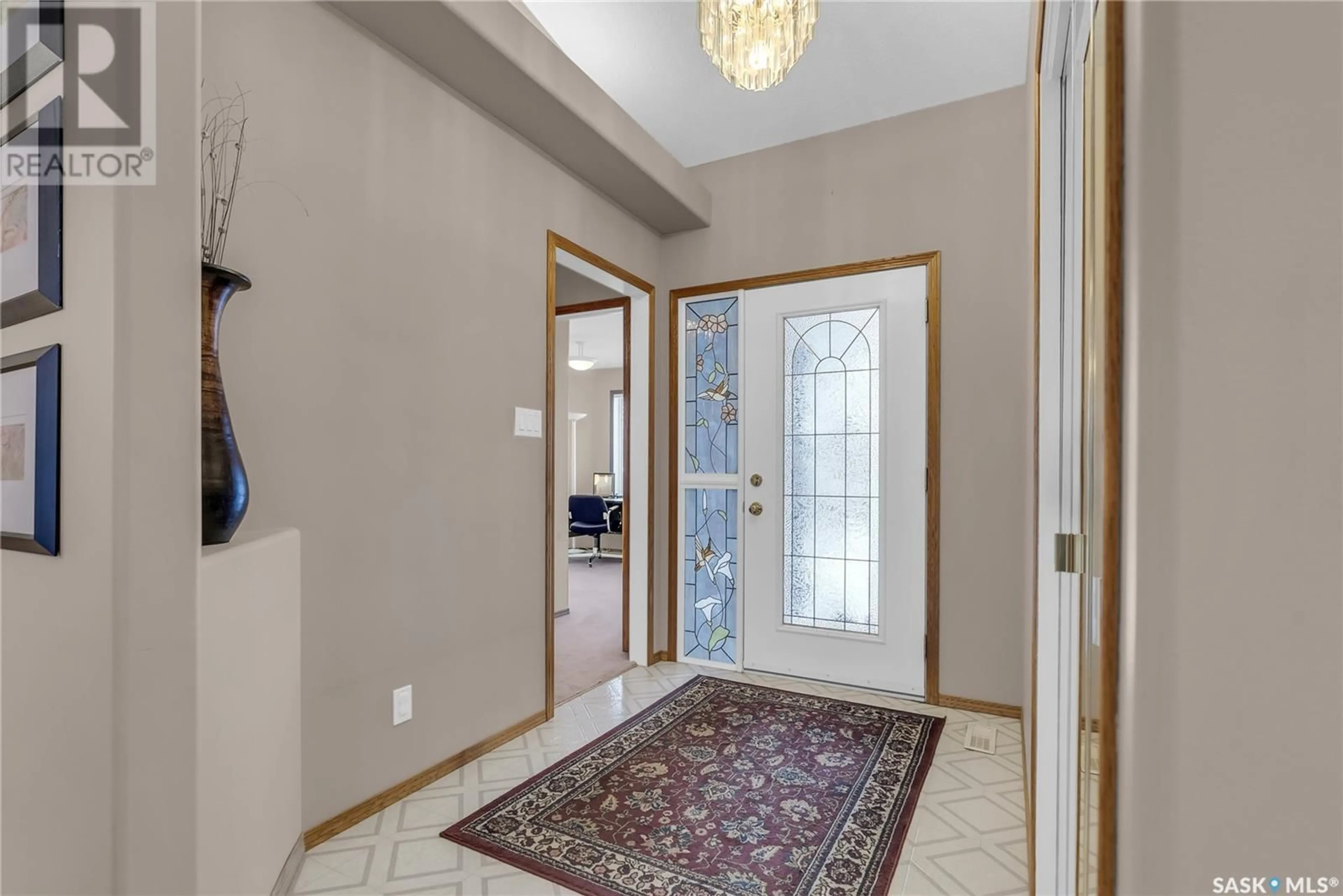 Indoor entryway for 314 Blackshire CRESCENT, Saskatoon Saskatchewan S7V1B3