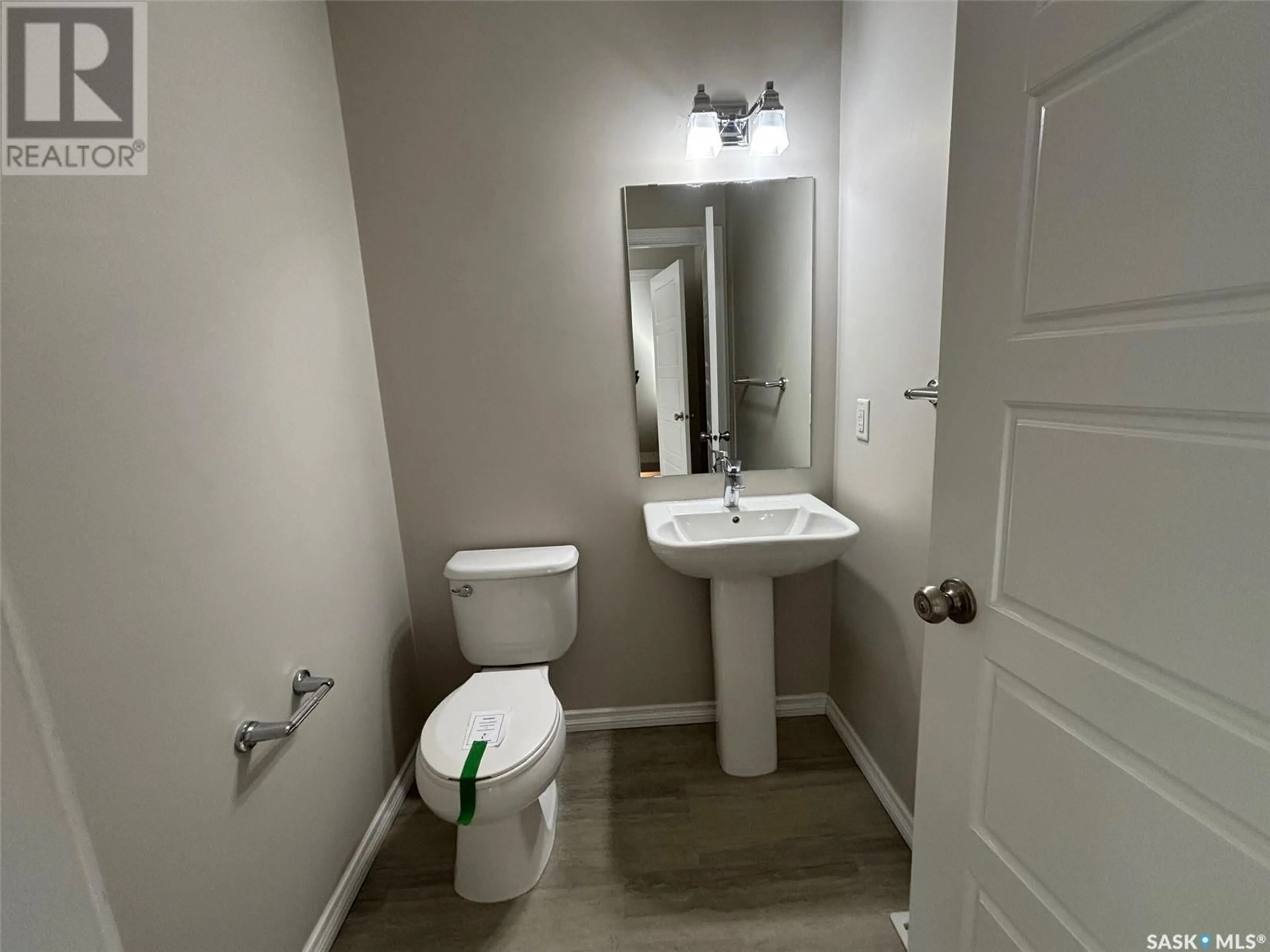 A pic of a room for 114 1920 7th AVENUE E, Regina Saskatchewan S4N4N8