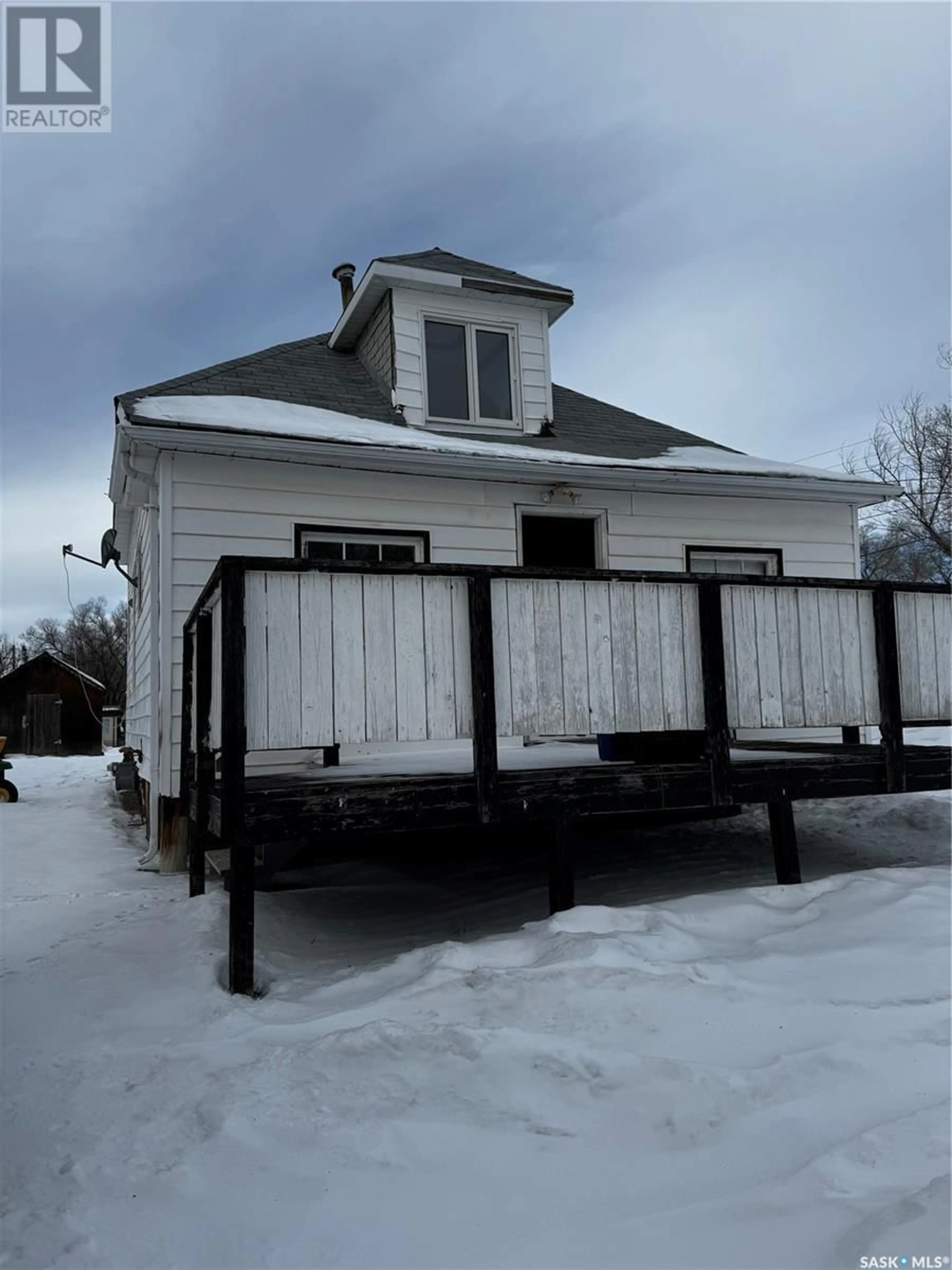 Shed for 5 & 9 1st STREET E, Kincaid Saskatchewan S0H2J0