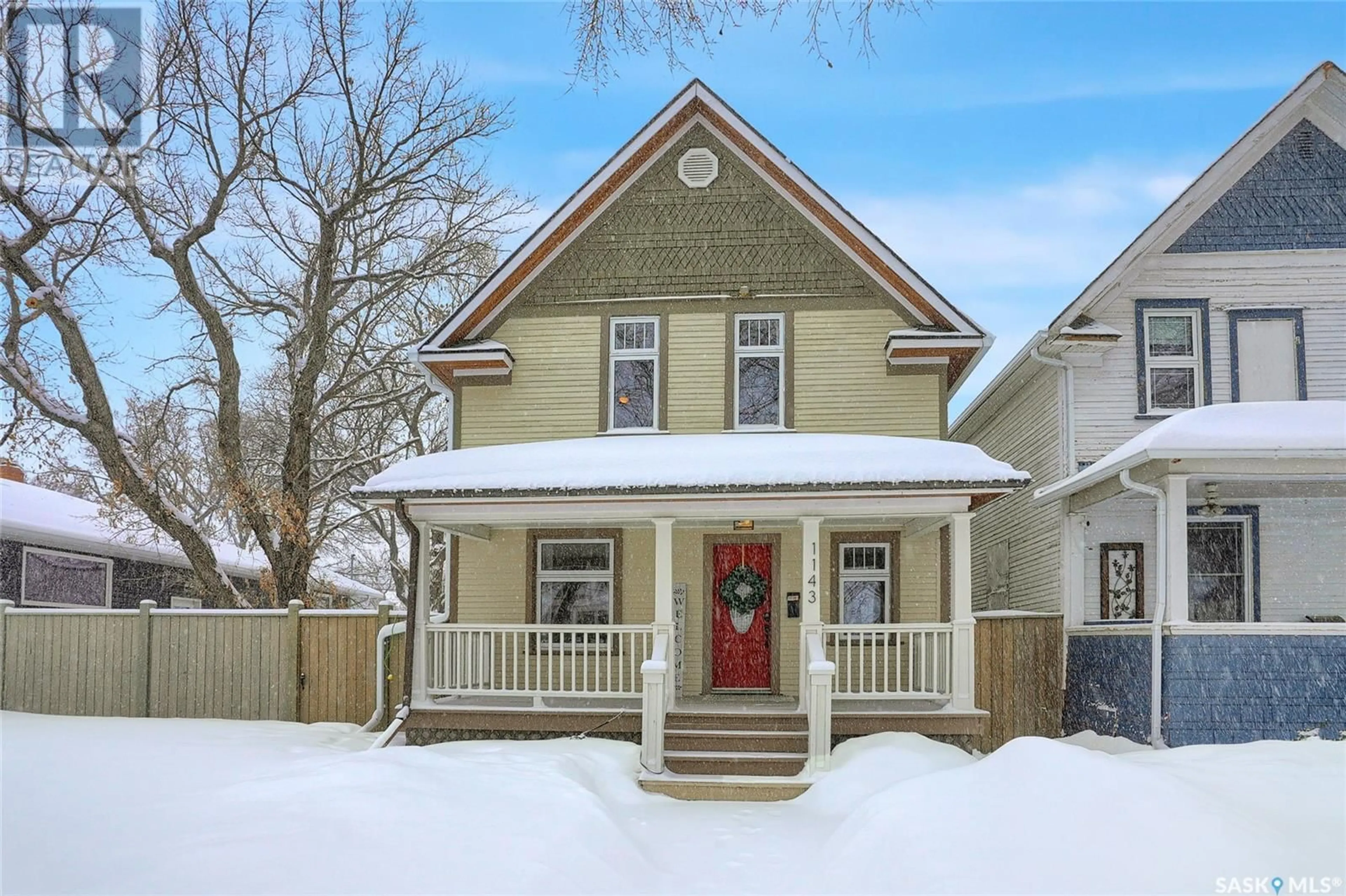 Home with vinyl exterior material, street for 1143 Alder AVENUE, Moose Jaw Saskatchewan S6H0Y6