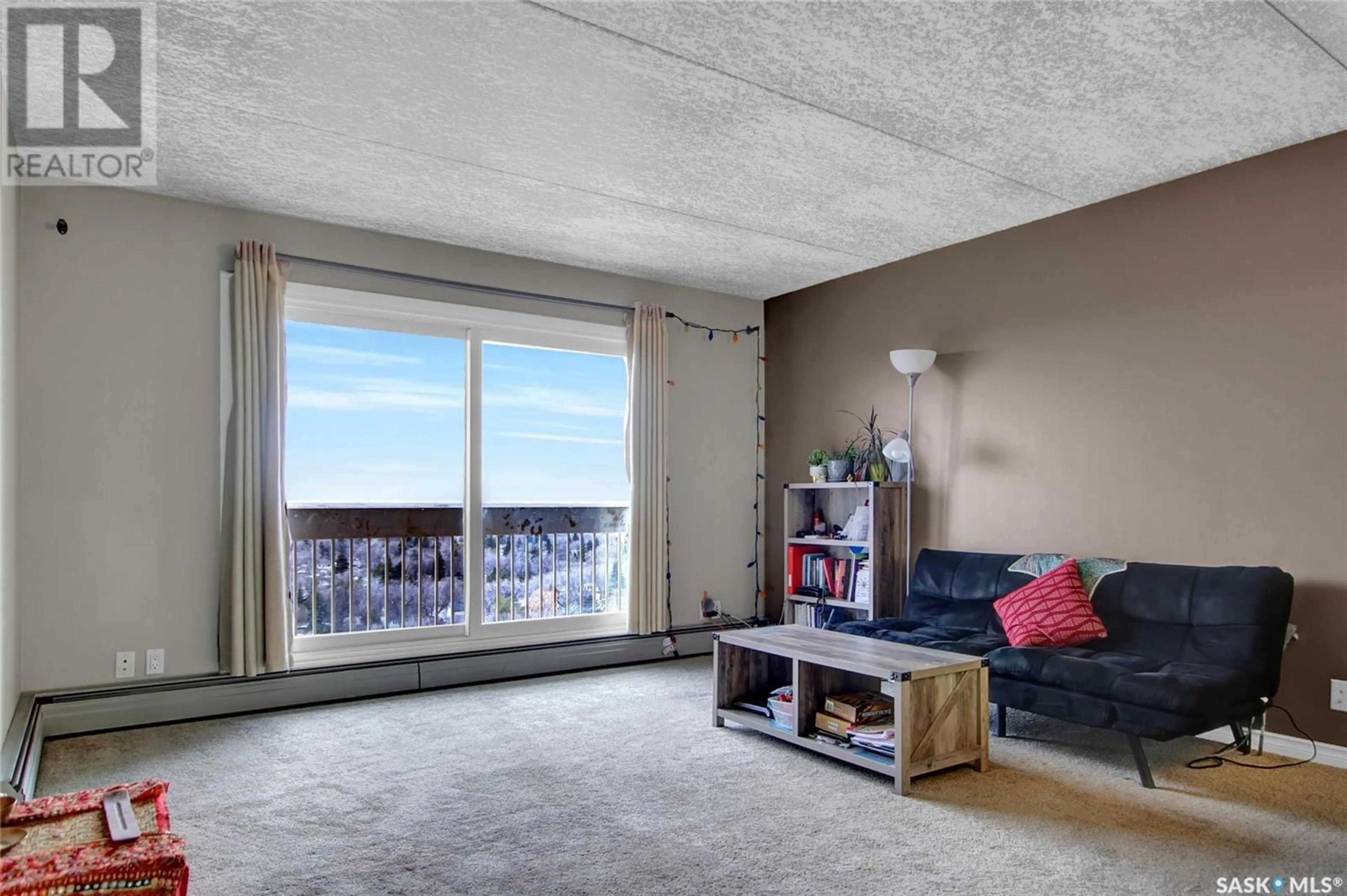 Living room with furniture, carpet floor for 1608 3520 Hillsdale STREET, Regina Saskatchewan S4S5Z5