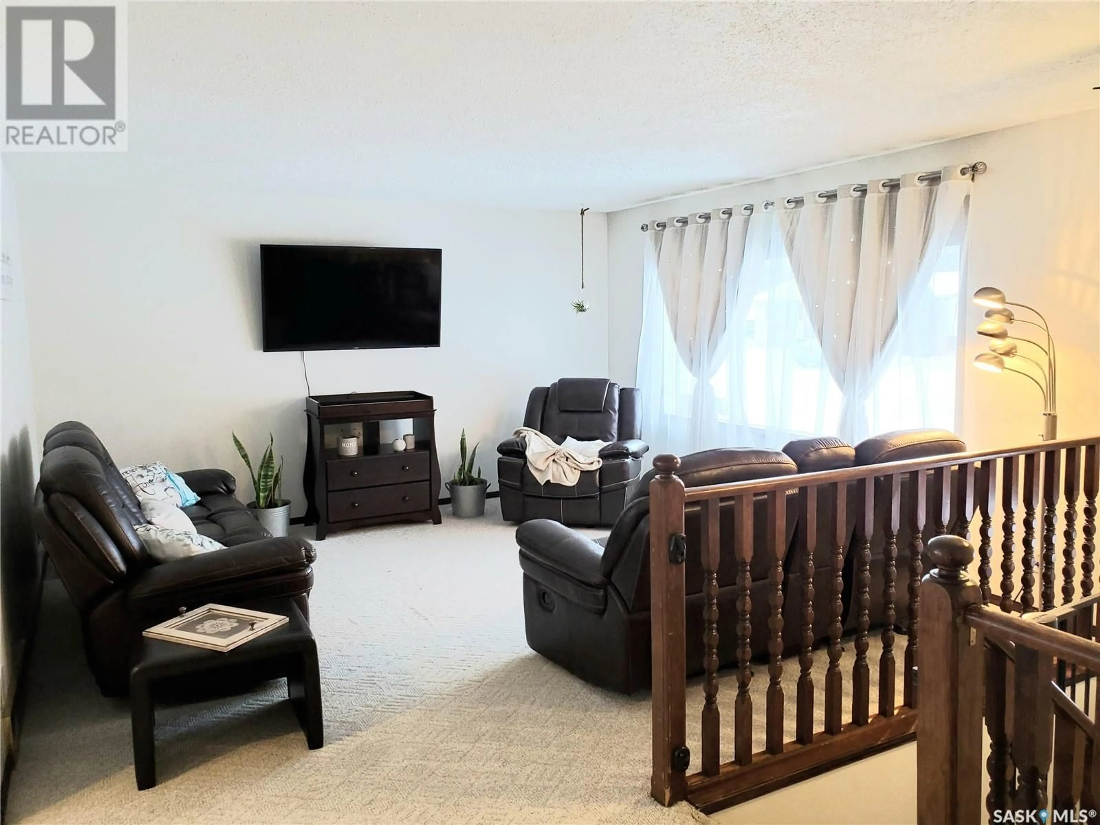 Living room with furniture, unknown for 471 Matador DRIVE, Swift Current Saskatchewan S9H4L4